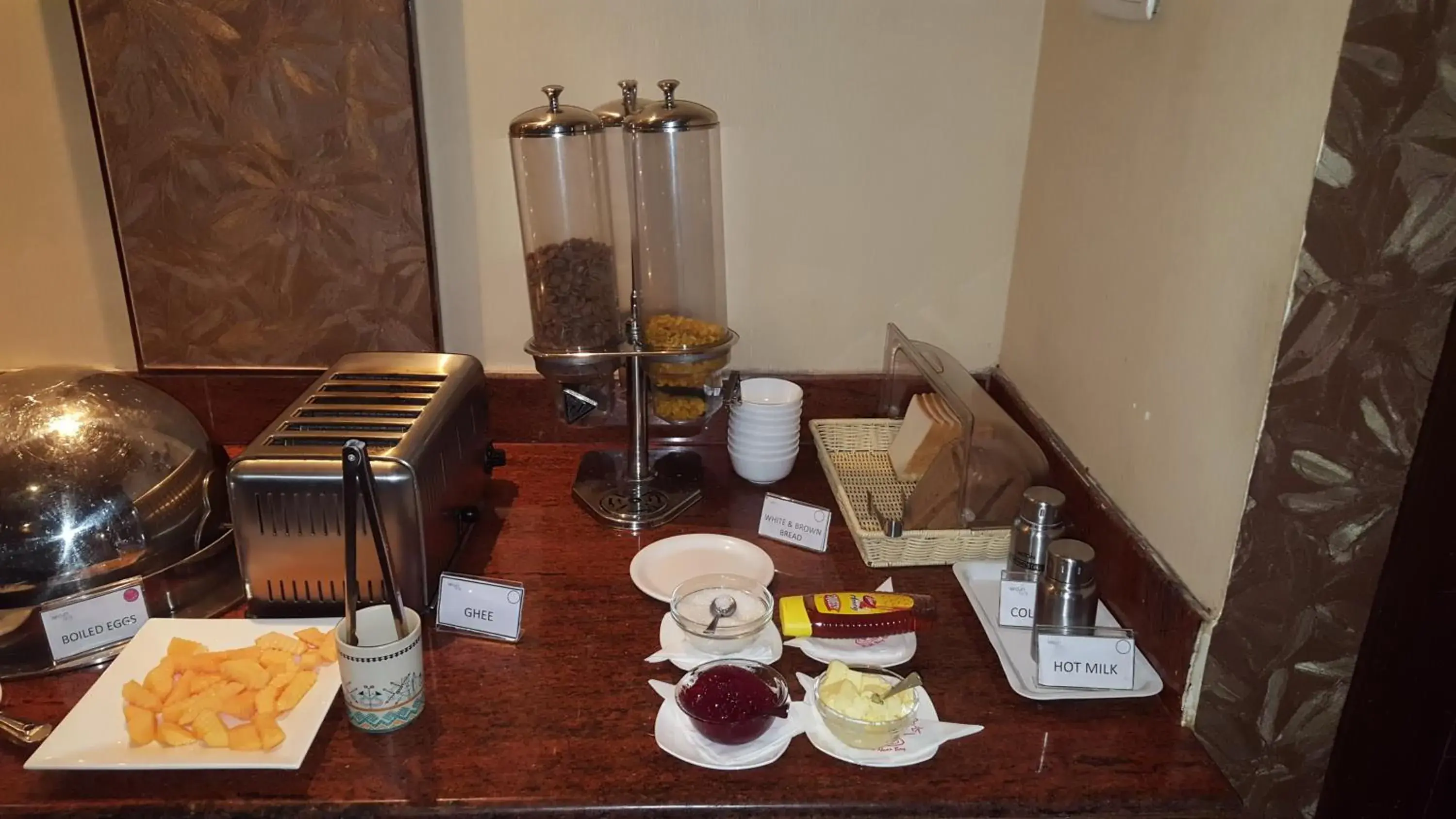 Continental breakfast in Hotel Winsar Park