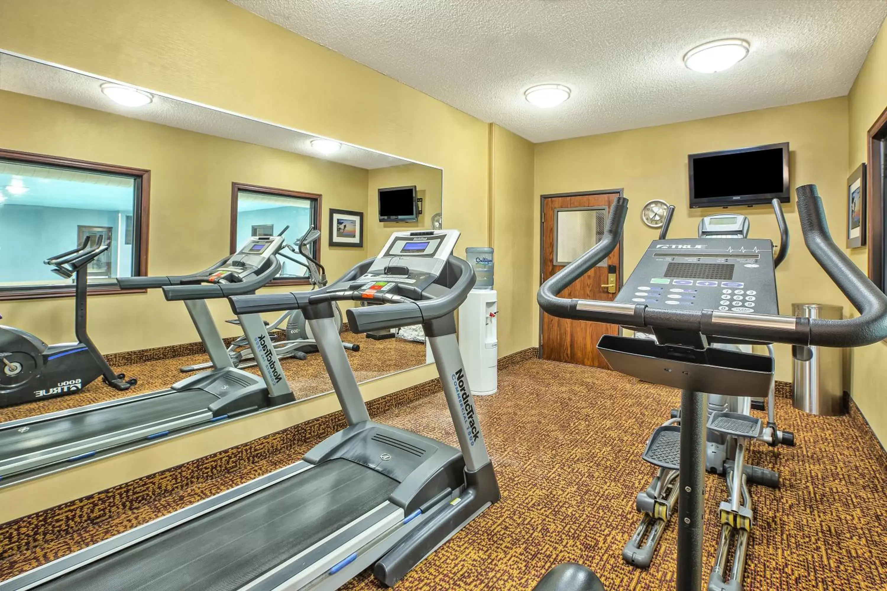 Fitness centre/facilities, Fitness Center/Facilities in Holiday Inn Express Hotel and Suites Marysville, an IHG Hotel