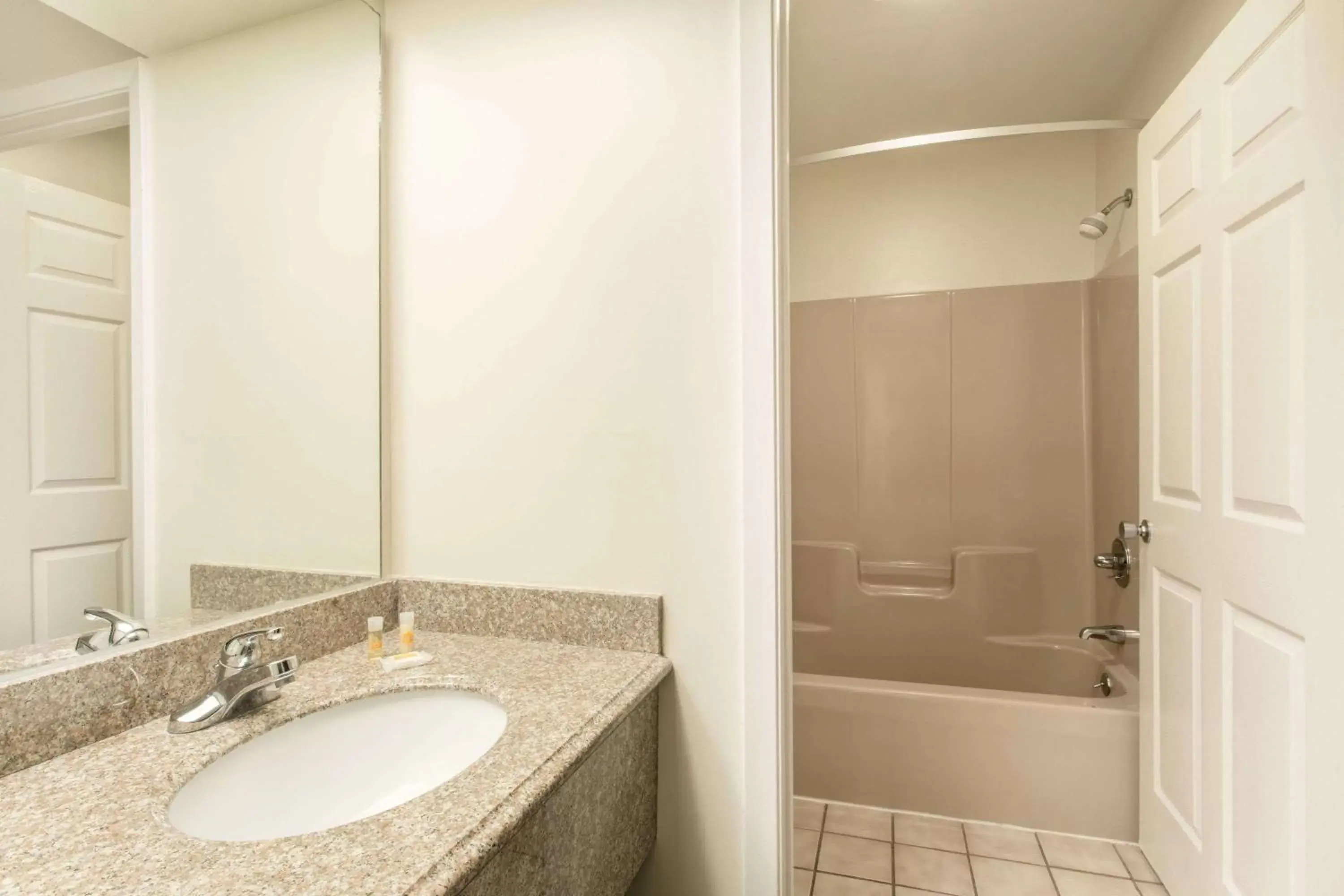 Photo of the whole room, Bathroom in Days Inn by Wyndham Picayune