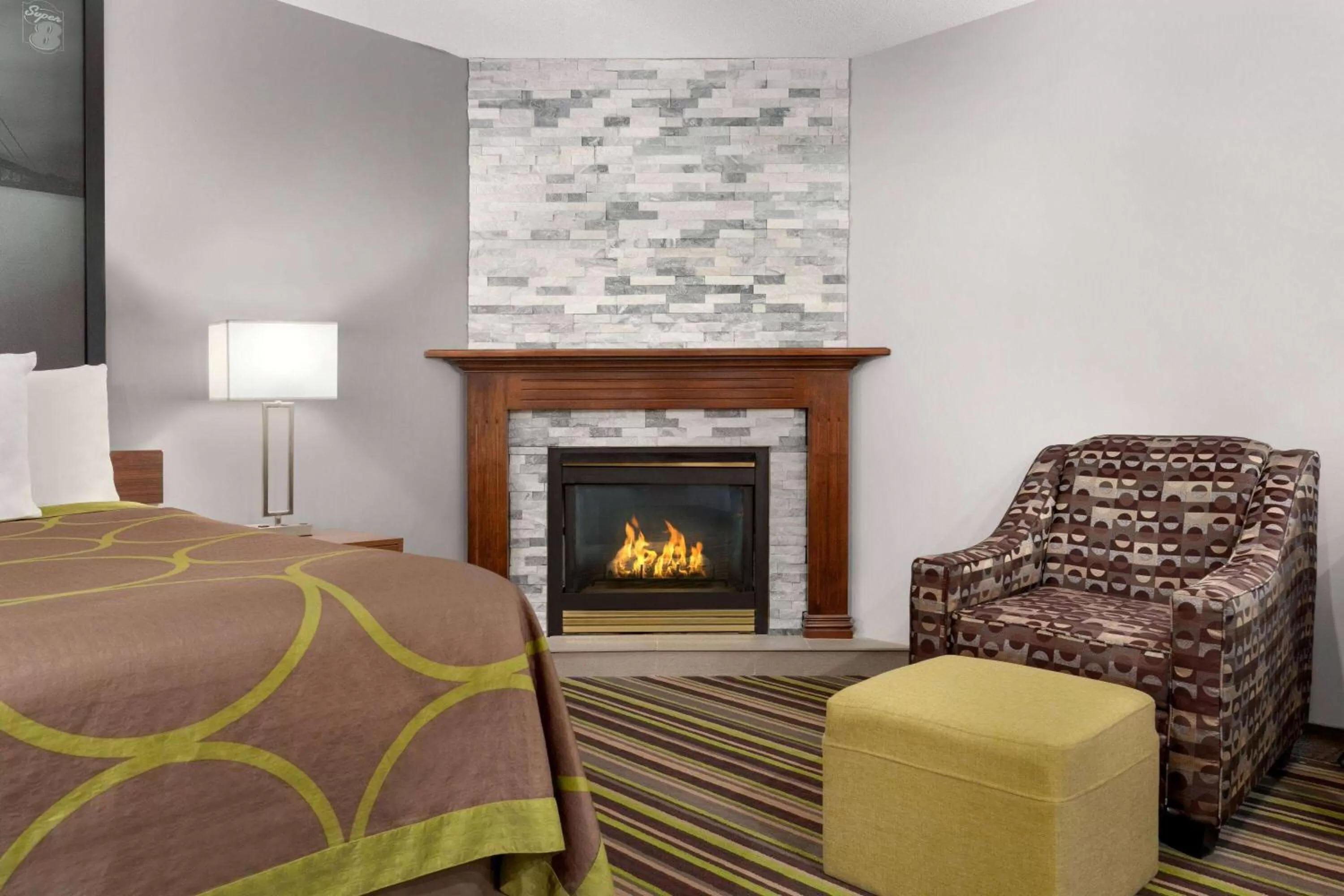 Photo of the whole room in Super 8 by Wyndham Windsor/Dougall