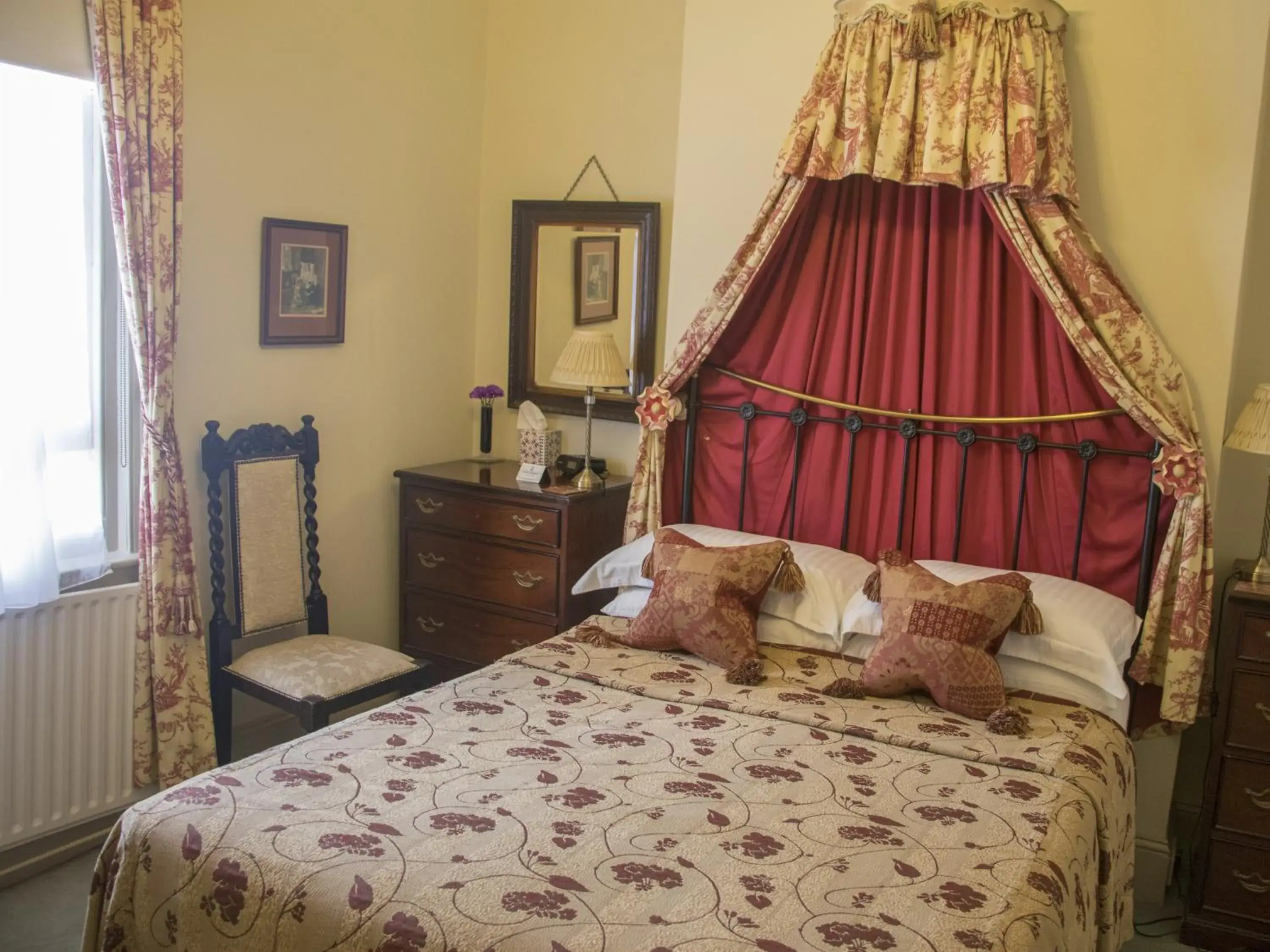 Double Room with Private Bathroom - single occupancy in Albert & Victoria Guest House