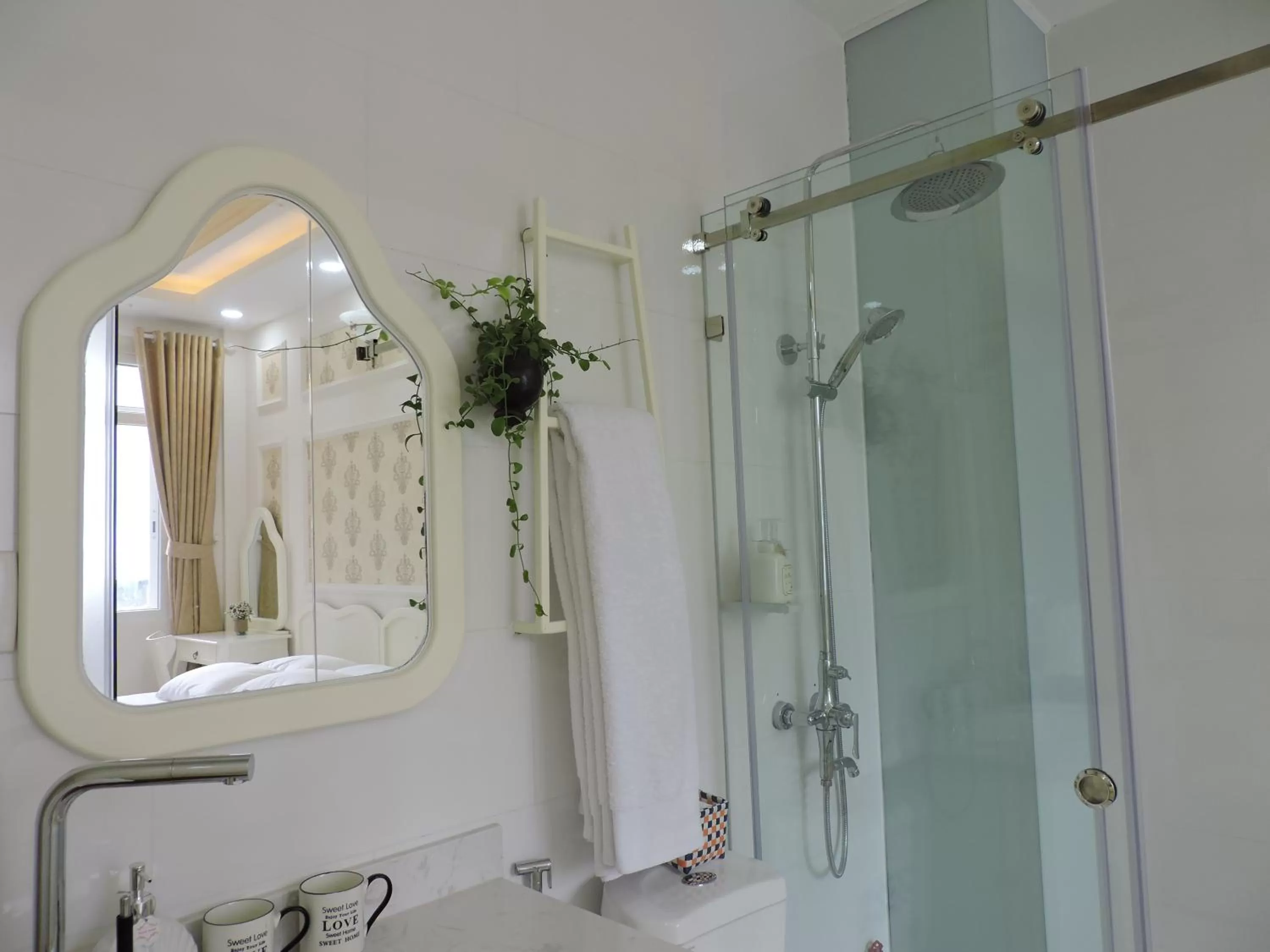 Bathroom in CHEZ LOTUS VN