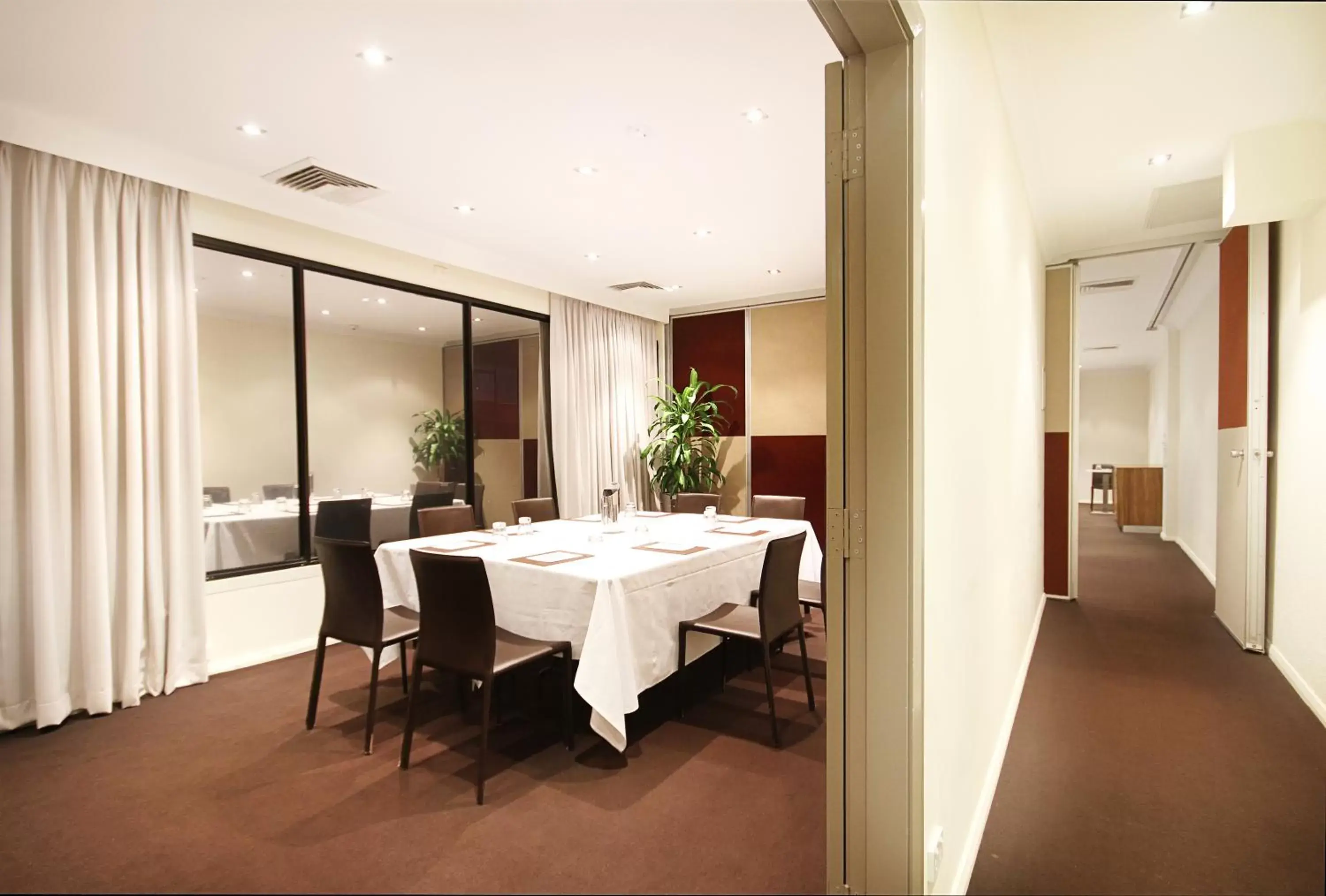 Business facilities in Central Studio Hotel Sydney