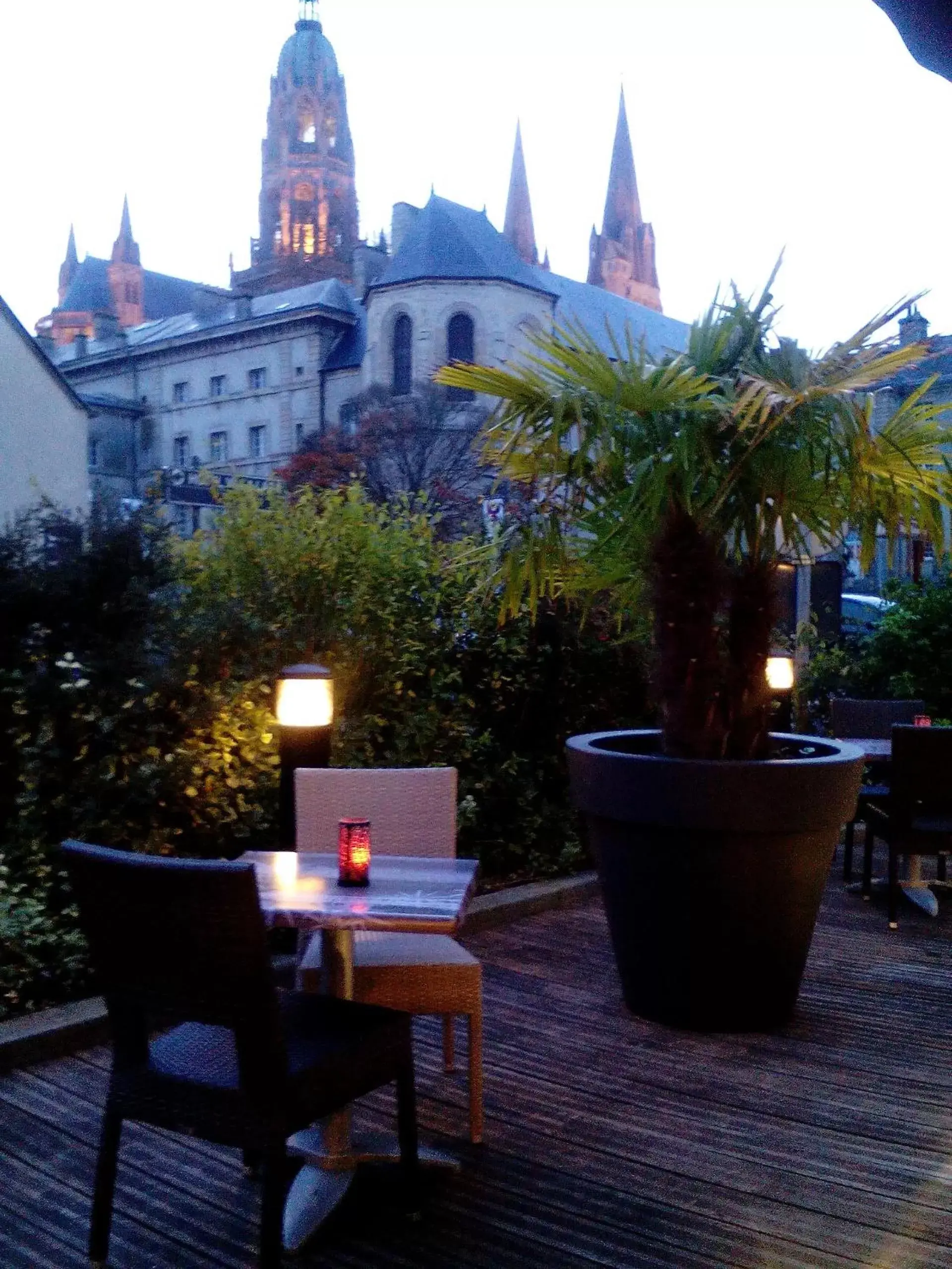 Patio in Hotel Reine Mathilde