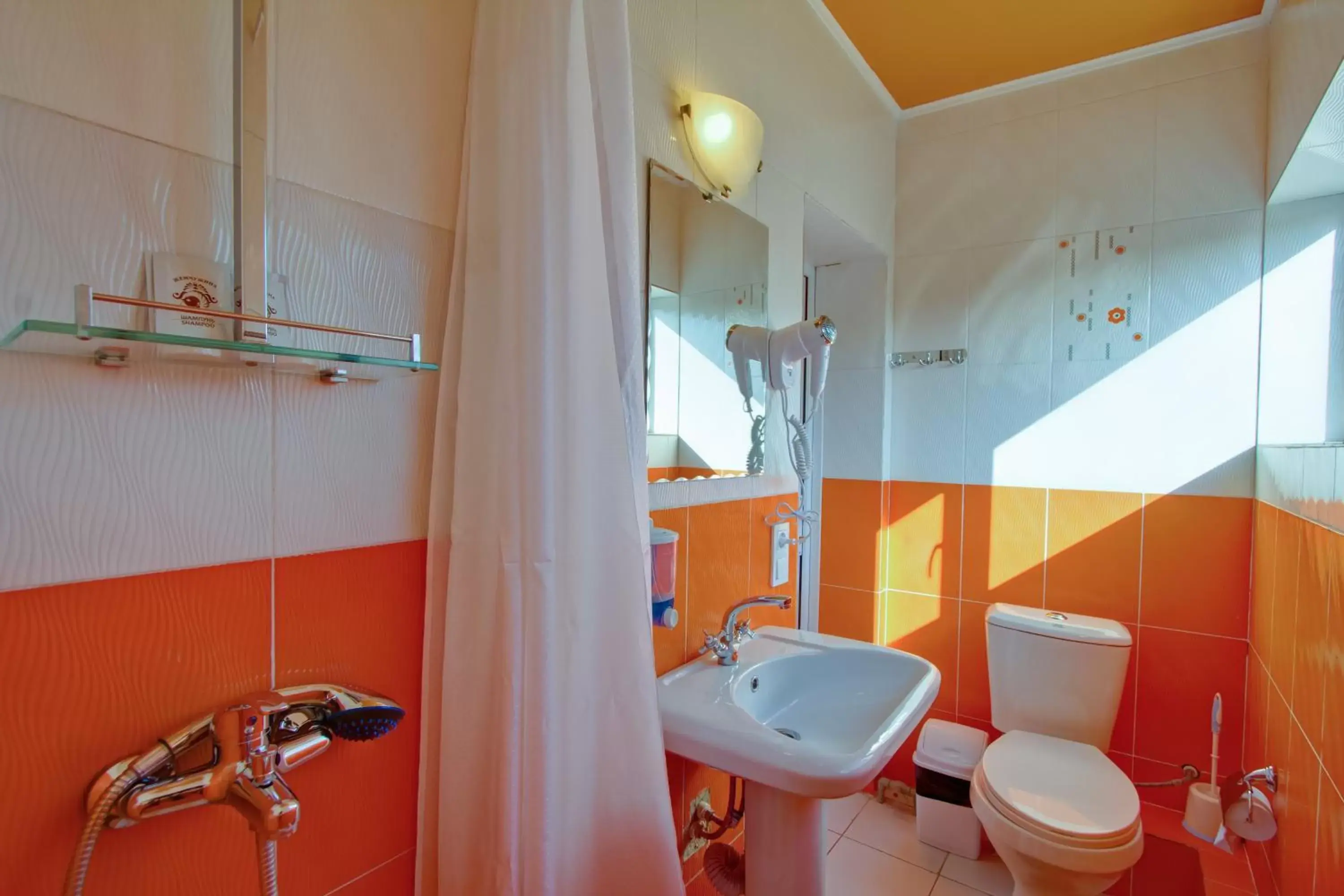 Bed in 10-Bed Mixed Dormitory Room in Kausar Hotel Bed in 10-Bed Mixed Dormitory Room in Kausar Hotel