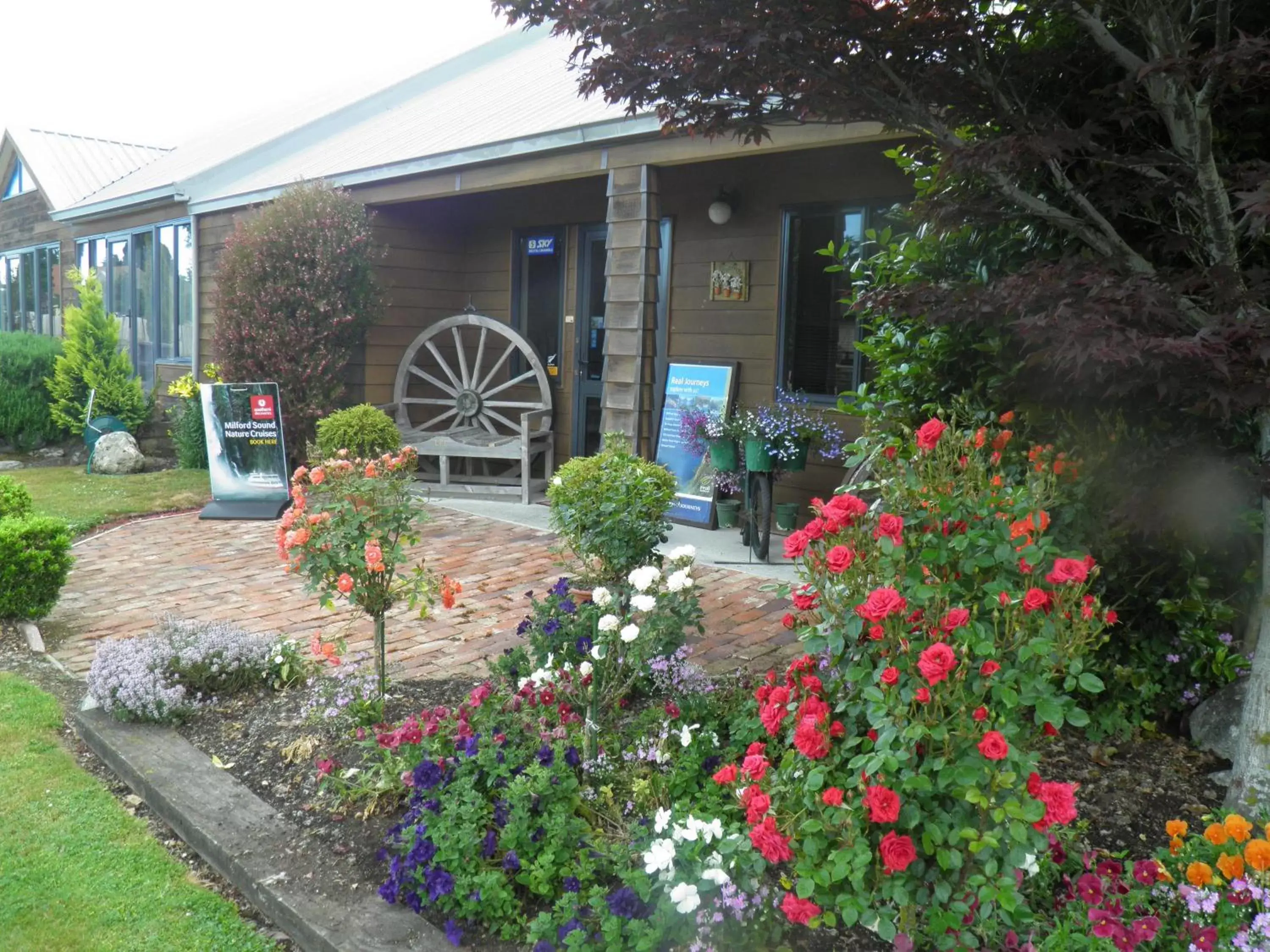 Facade/entrance, Property Building in Lakefront Lodge