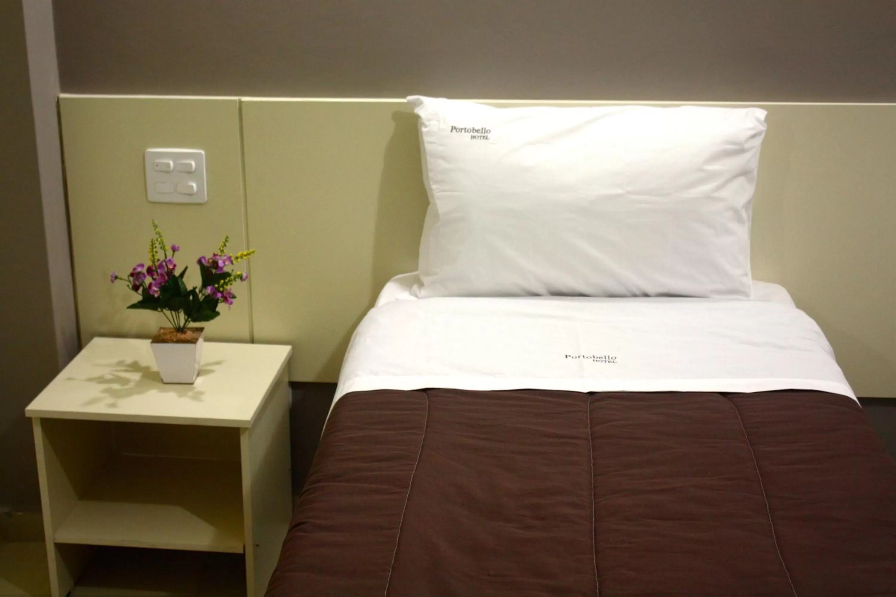 Bed in Hotel Portobello