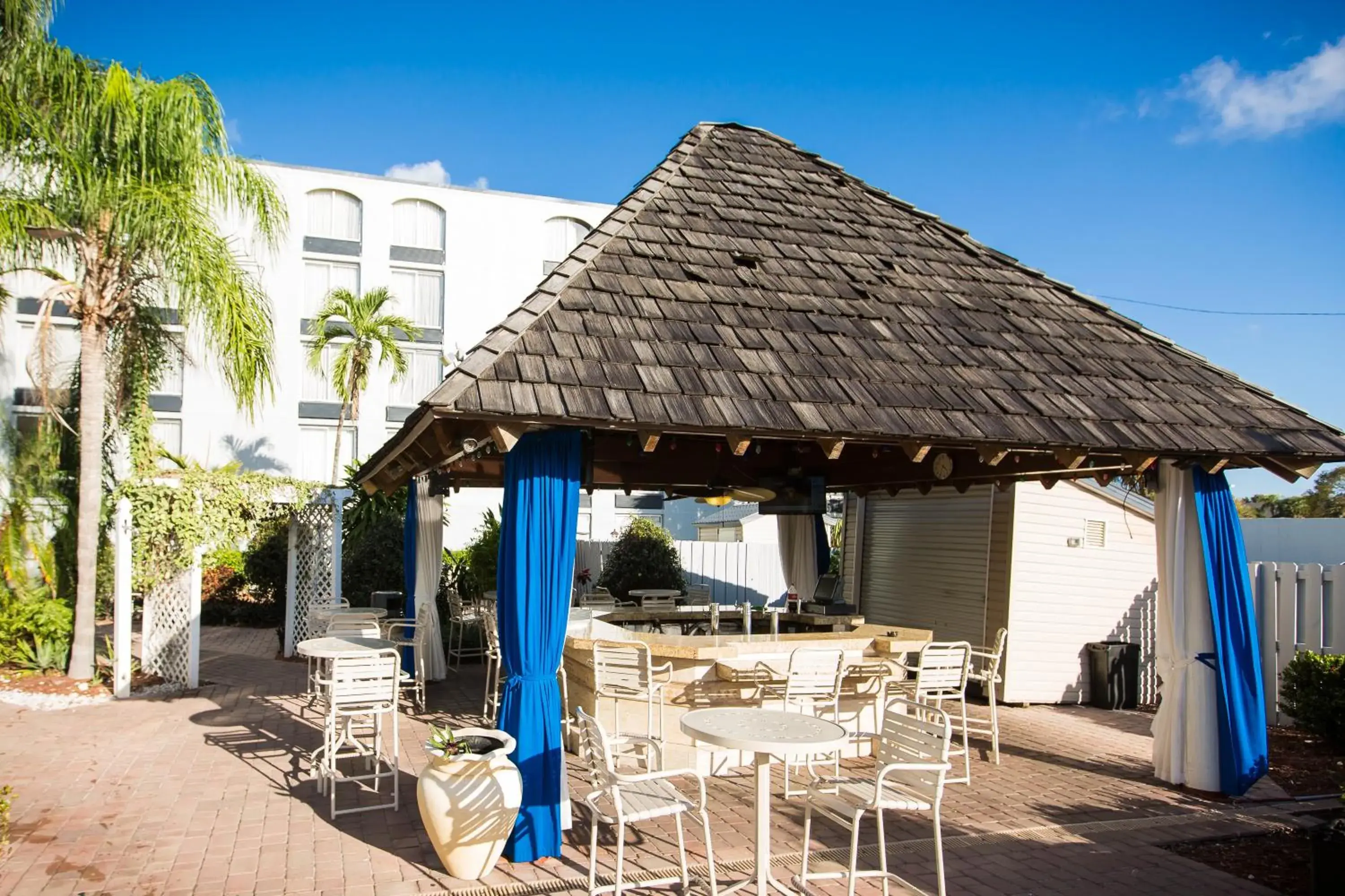 Property building, Restaurant/Places to Eat in Plaza Hotel Fort Lauderdale