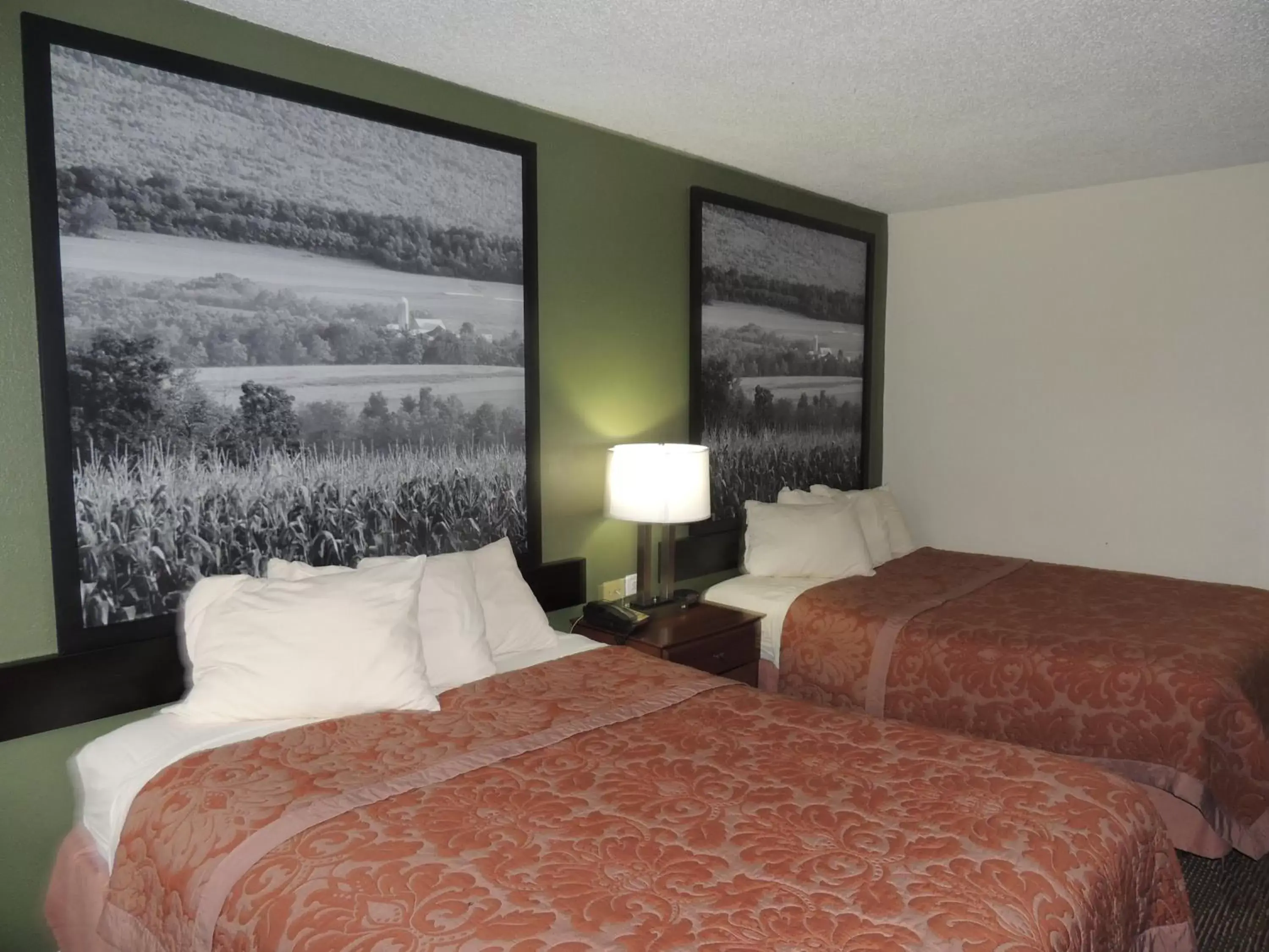 Bedroom, Bed in Super 8 by Wyndham Mifflinville Near Bloomsburg