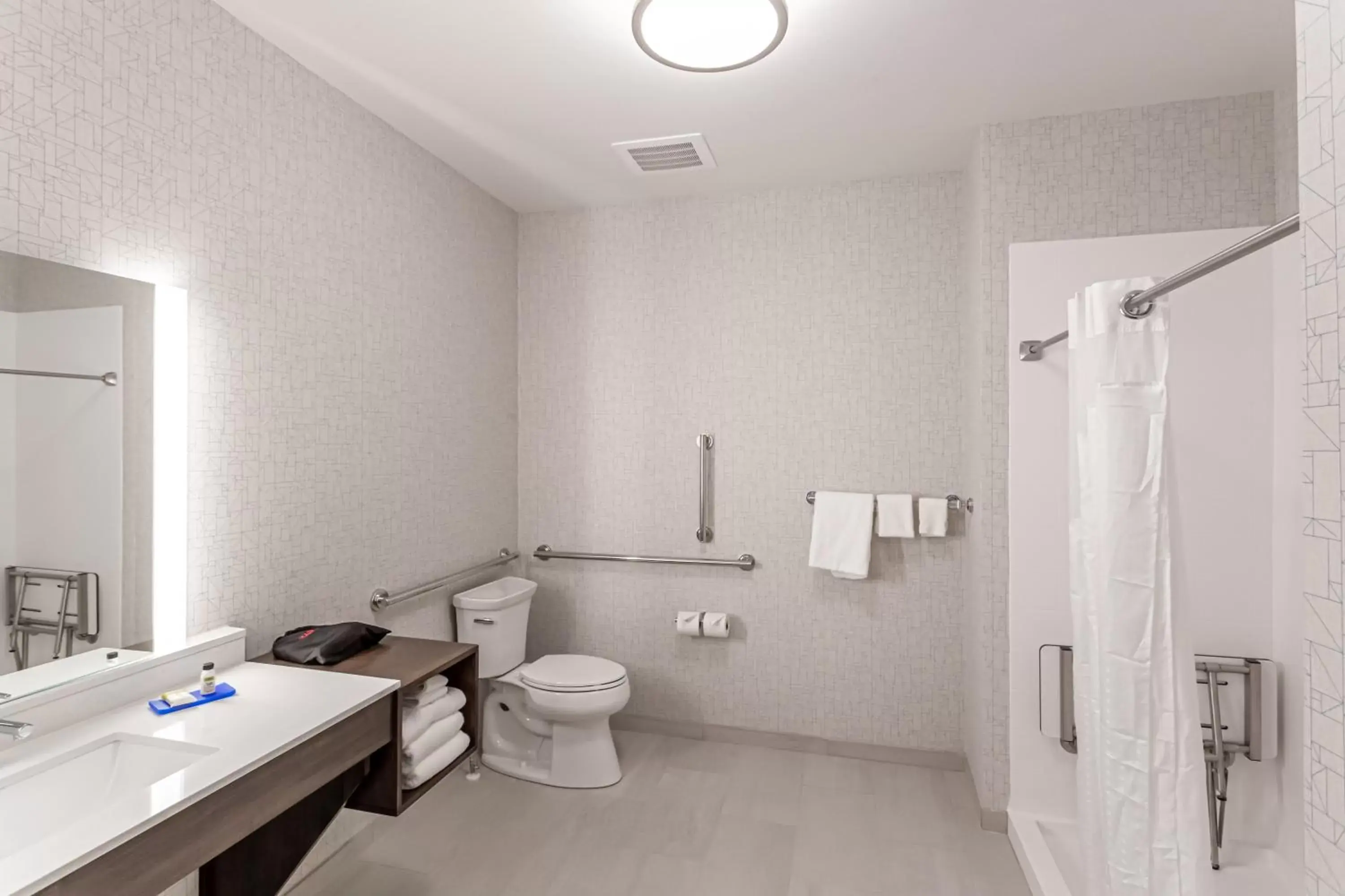 Bathroom in Holiday Inn Express & Suites - Columbus - Worthington, an IHG Hotel