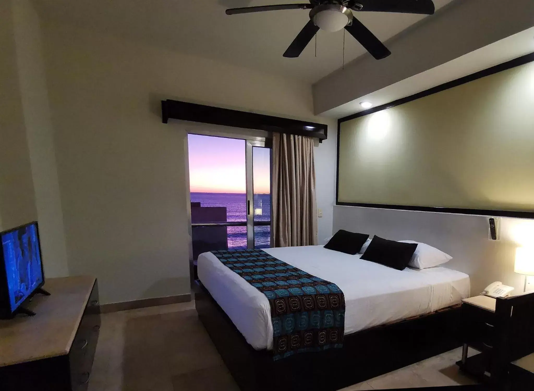 Bedroom in Coral Island Beach View Hotel