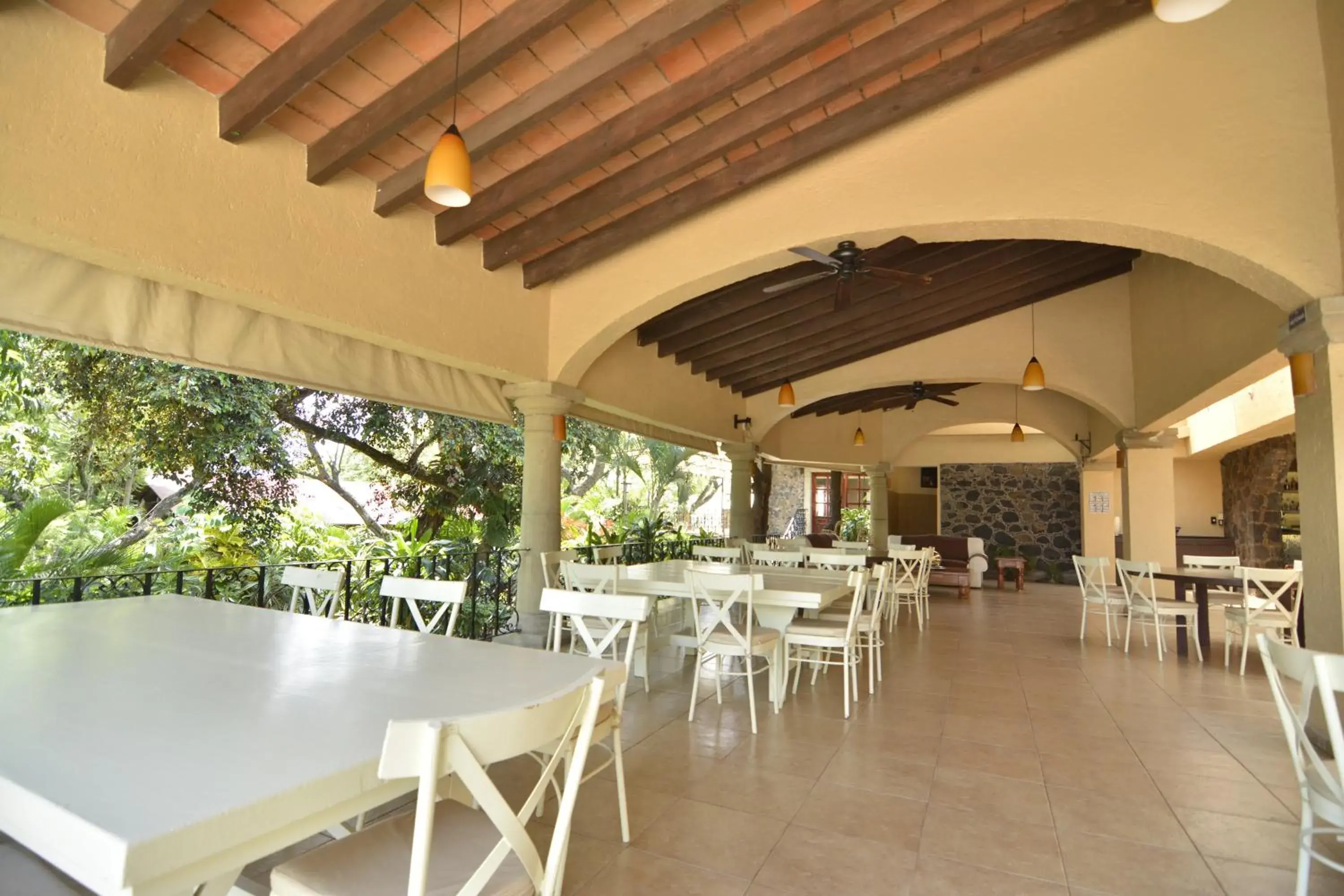 Restaurant/Places to Eat in Hotel Coral Cuernavaca Resort & Spa