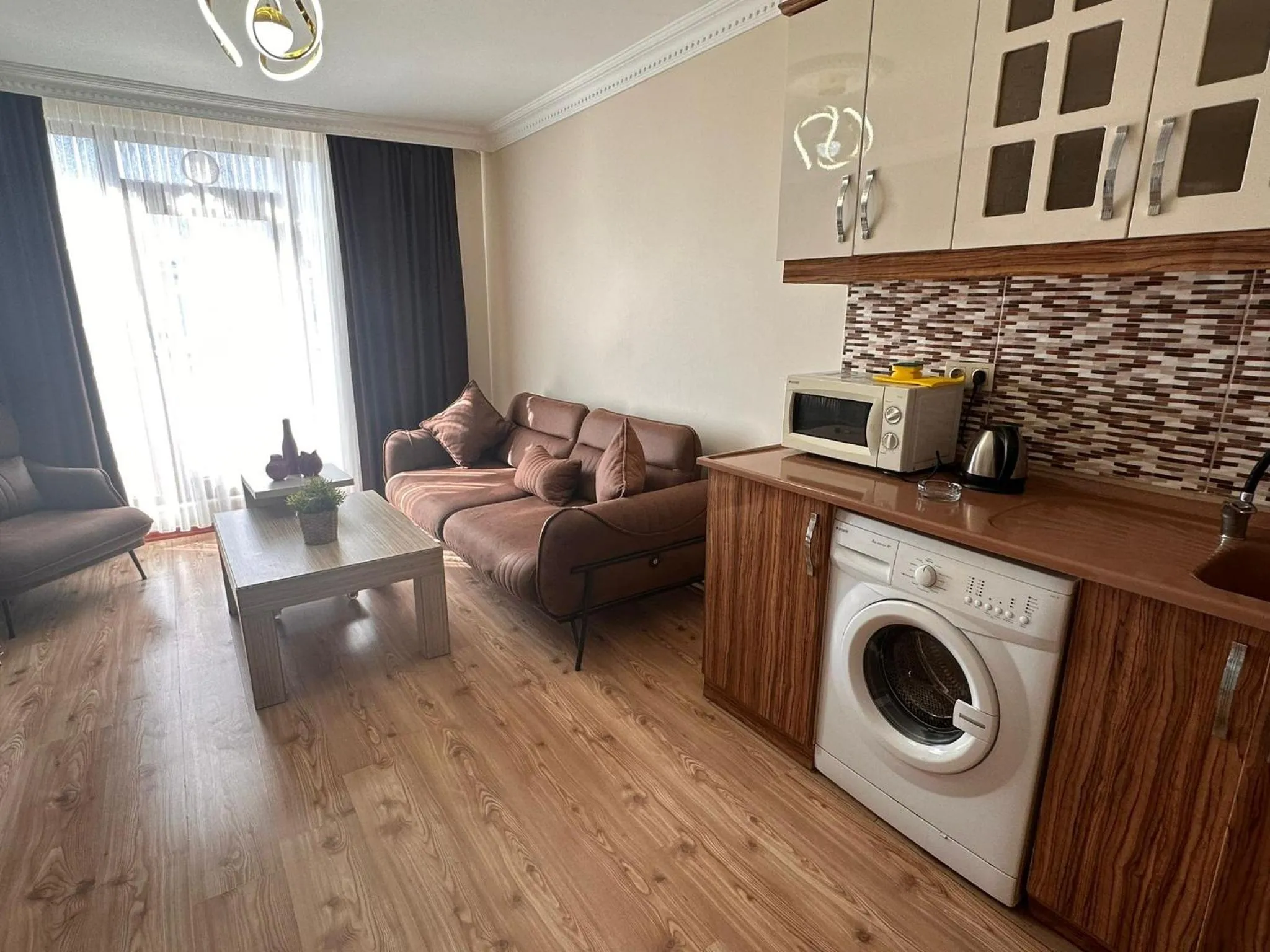 Kitchen or kitchenette in Overland Residence