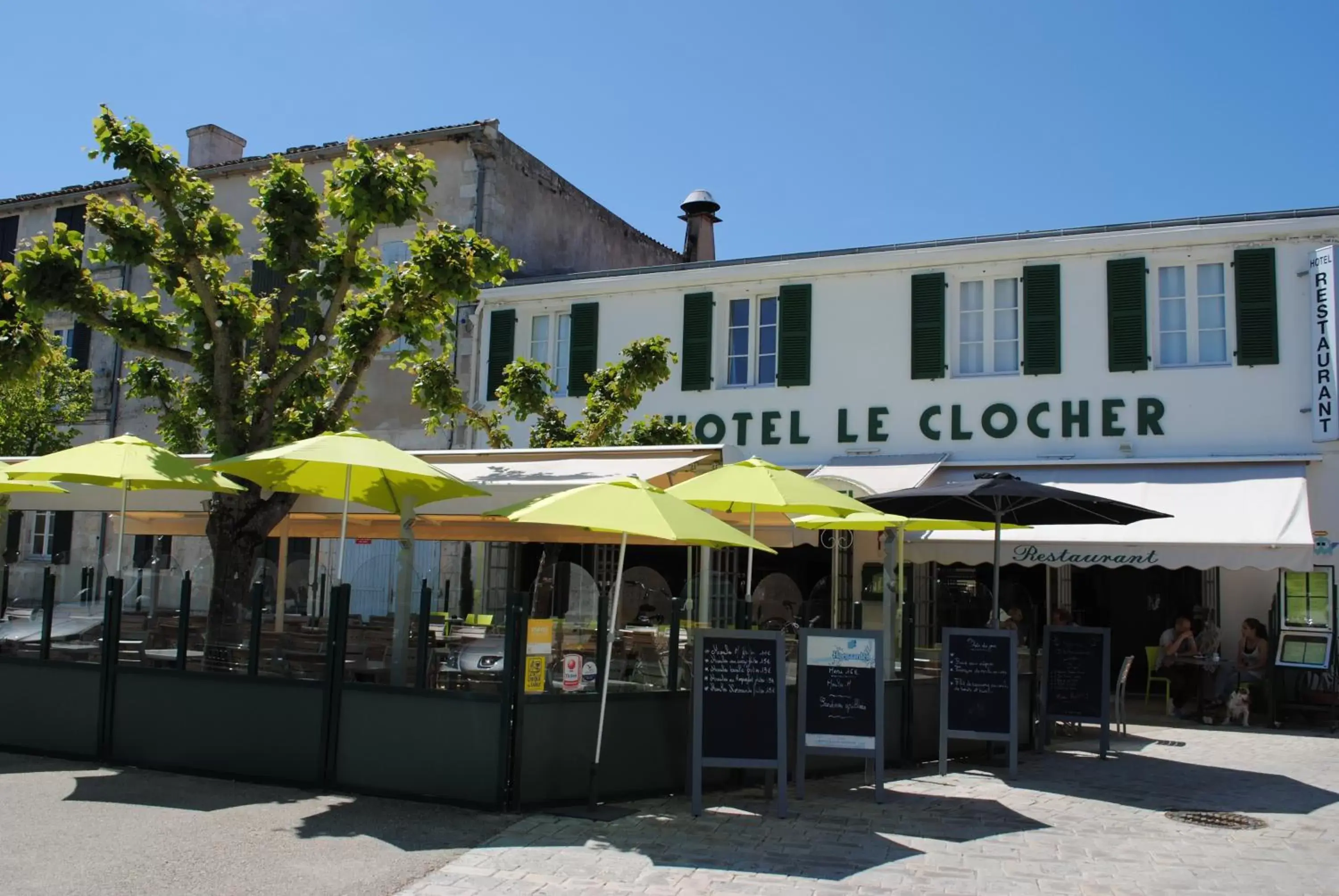 Facade/entrance, Property Building in Hotel Le Clocher