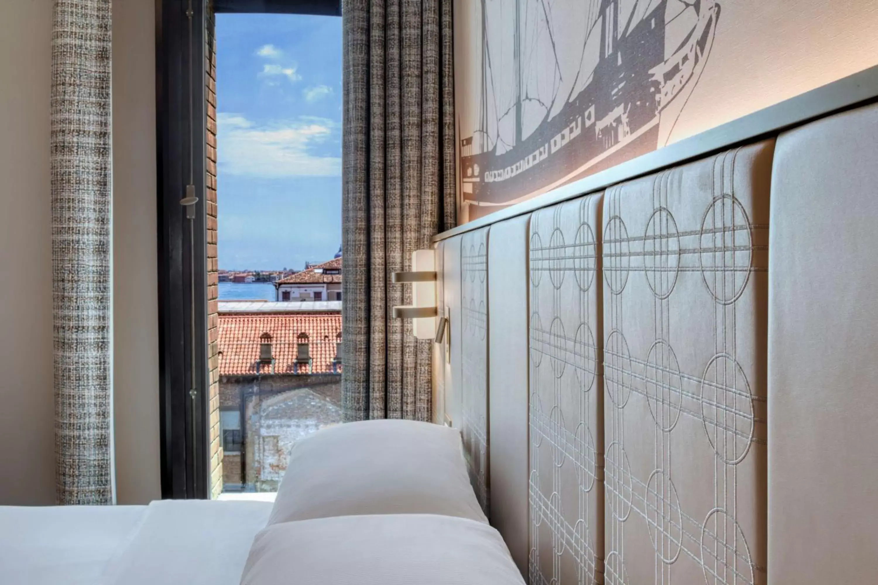 Bed in Hilton Molino Stucky Venice