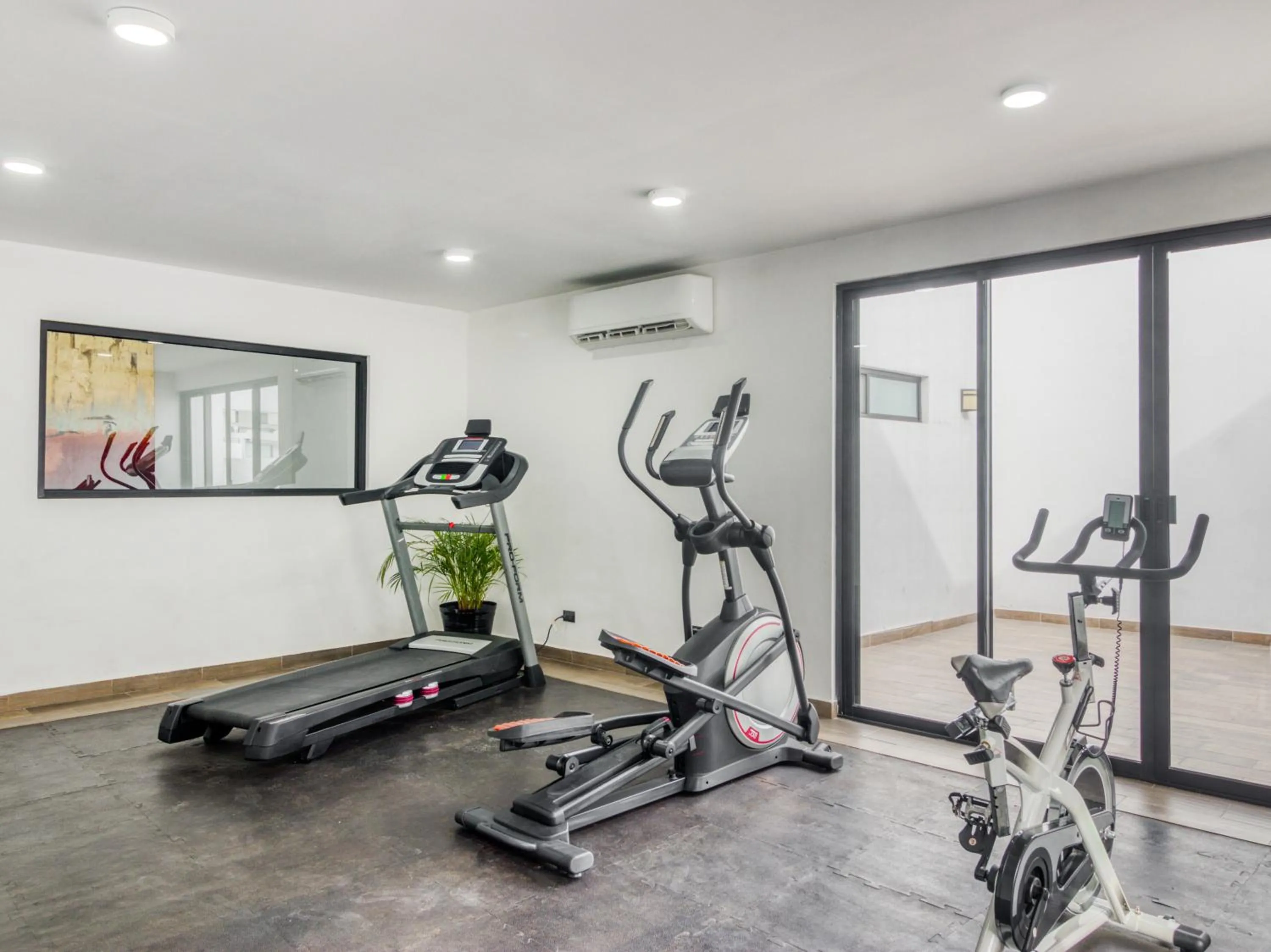Fitness centre/facilities in VN Hotel