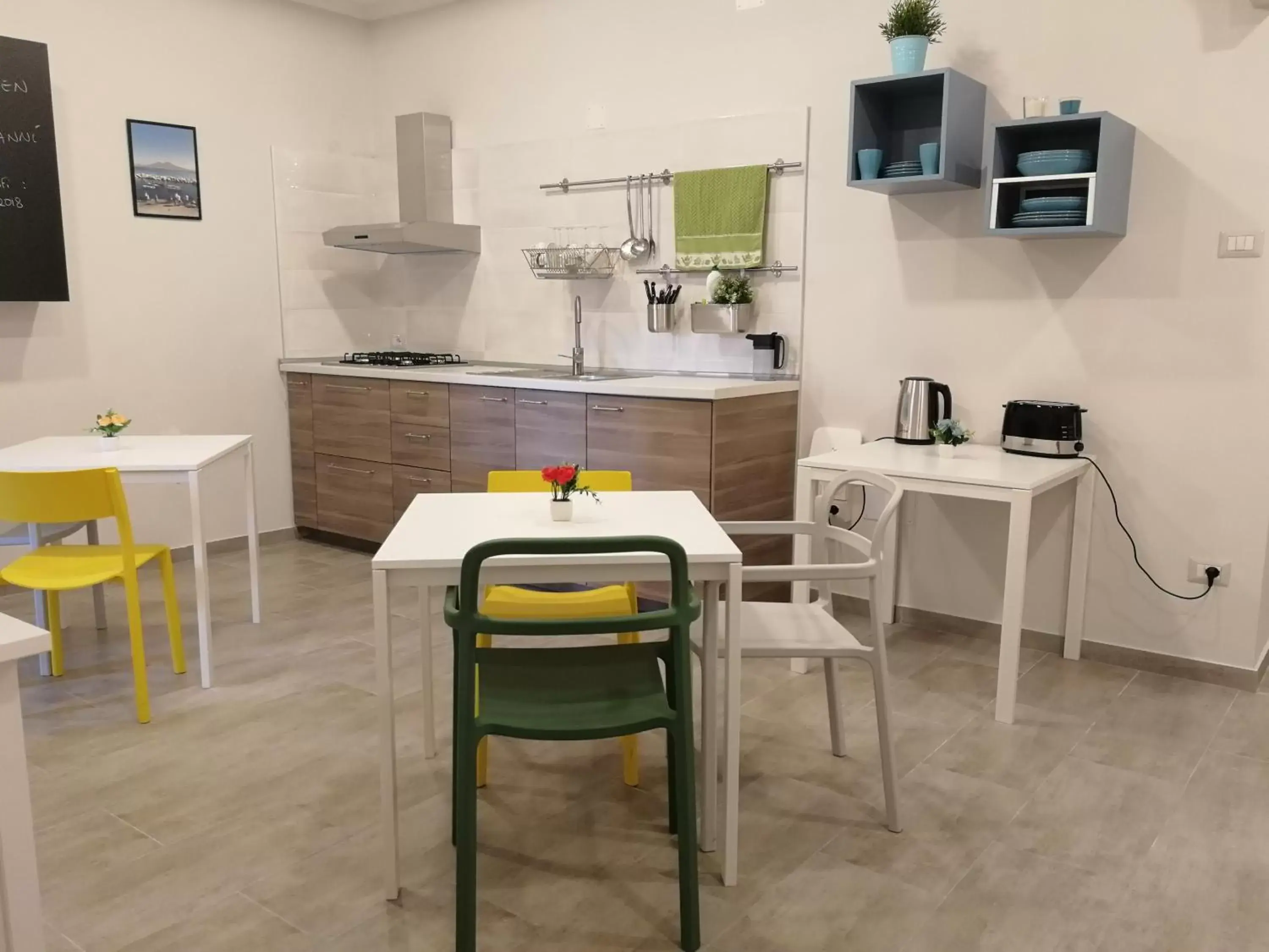 Dining area, Kitchen/Kitchenette in B&B Casa Sannì