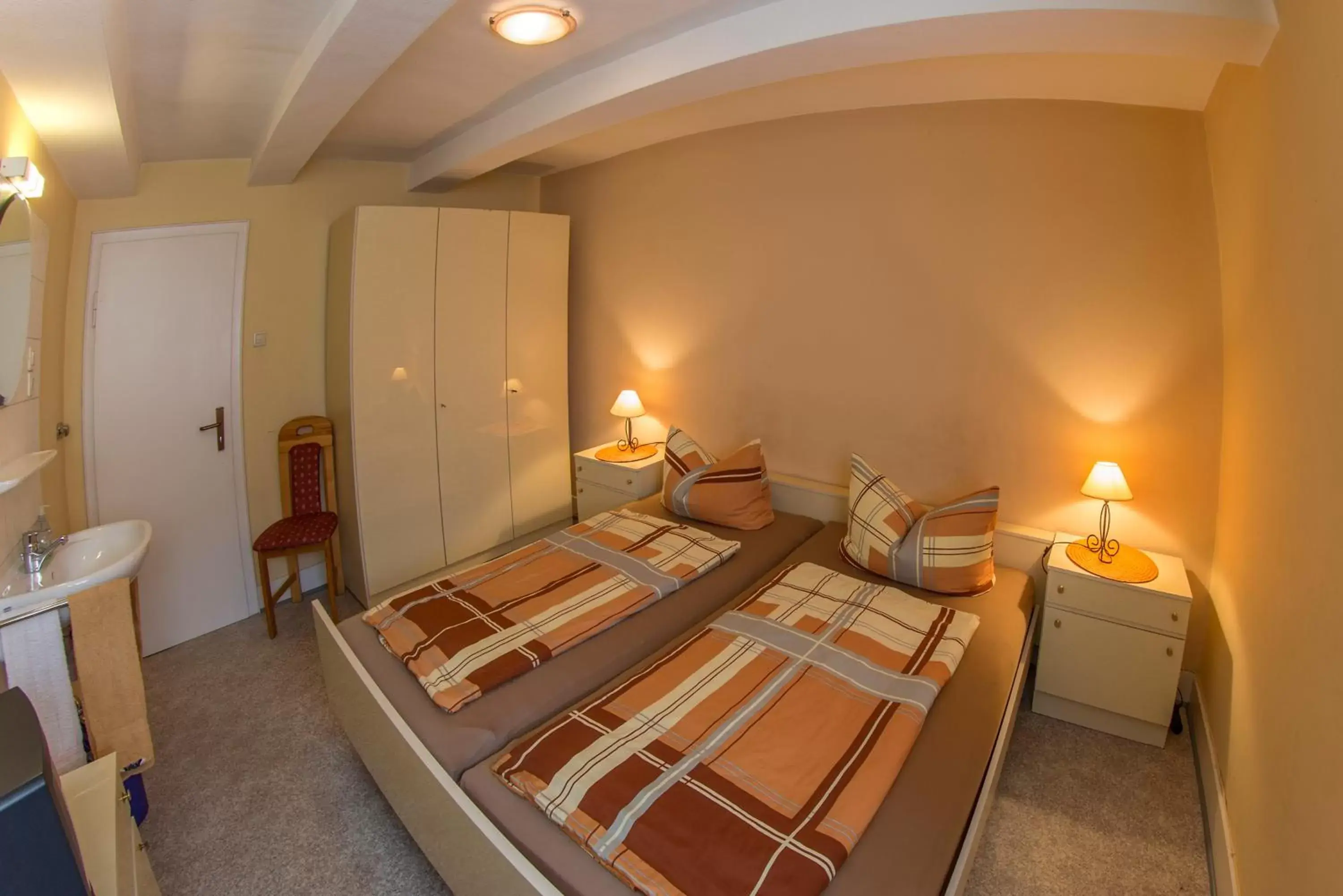 Double Room with Shared Bathroom in Lindenschänke Double Room with Shared Bathroom in Lindenschänke