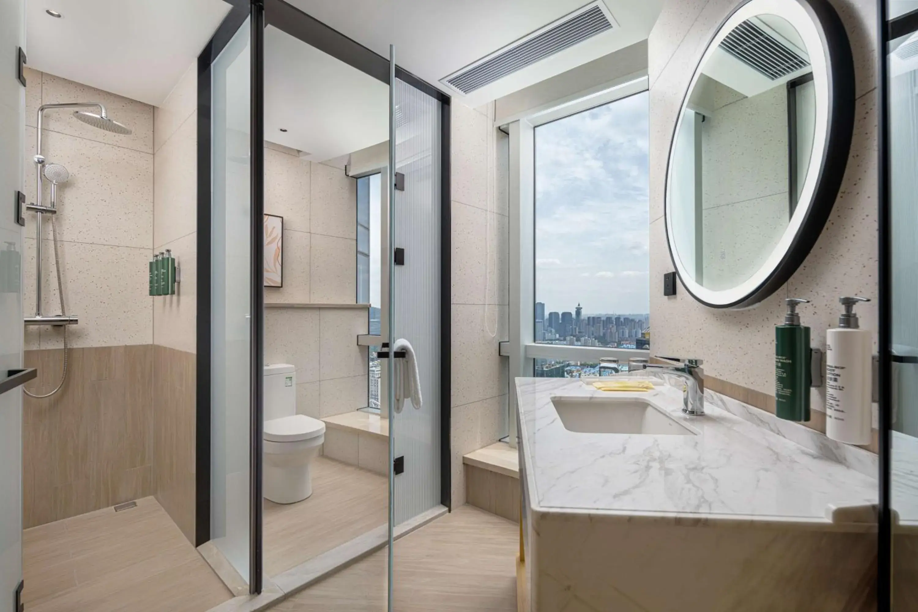 Bathroom in Hilton Garden Inn Shanghai Lujiazui