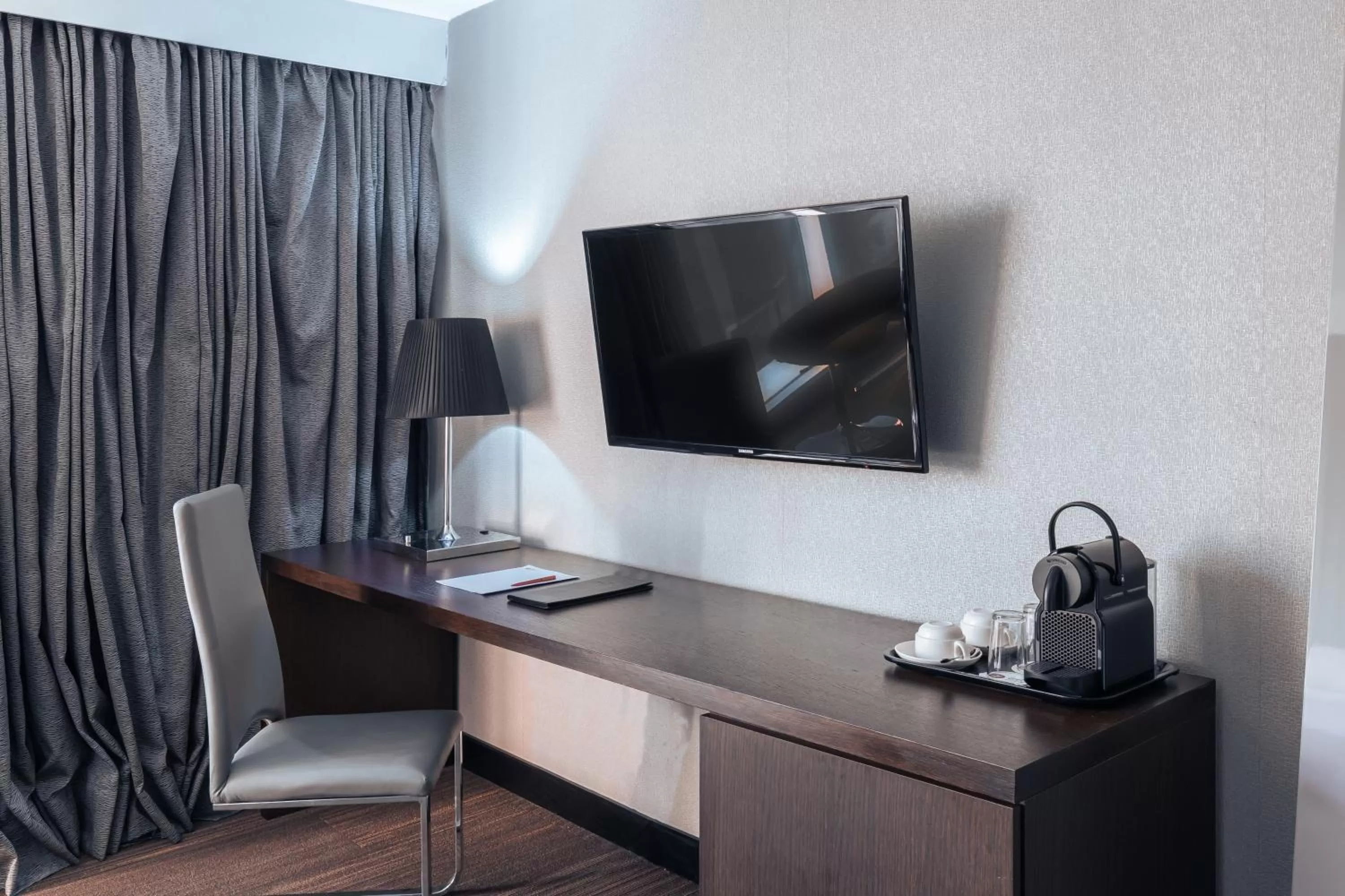 Photo of the whole room in Exe Oriental Panamá