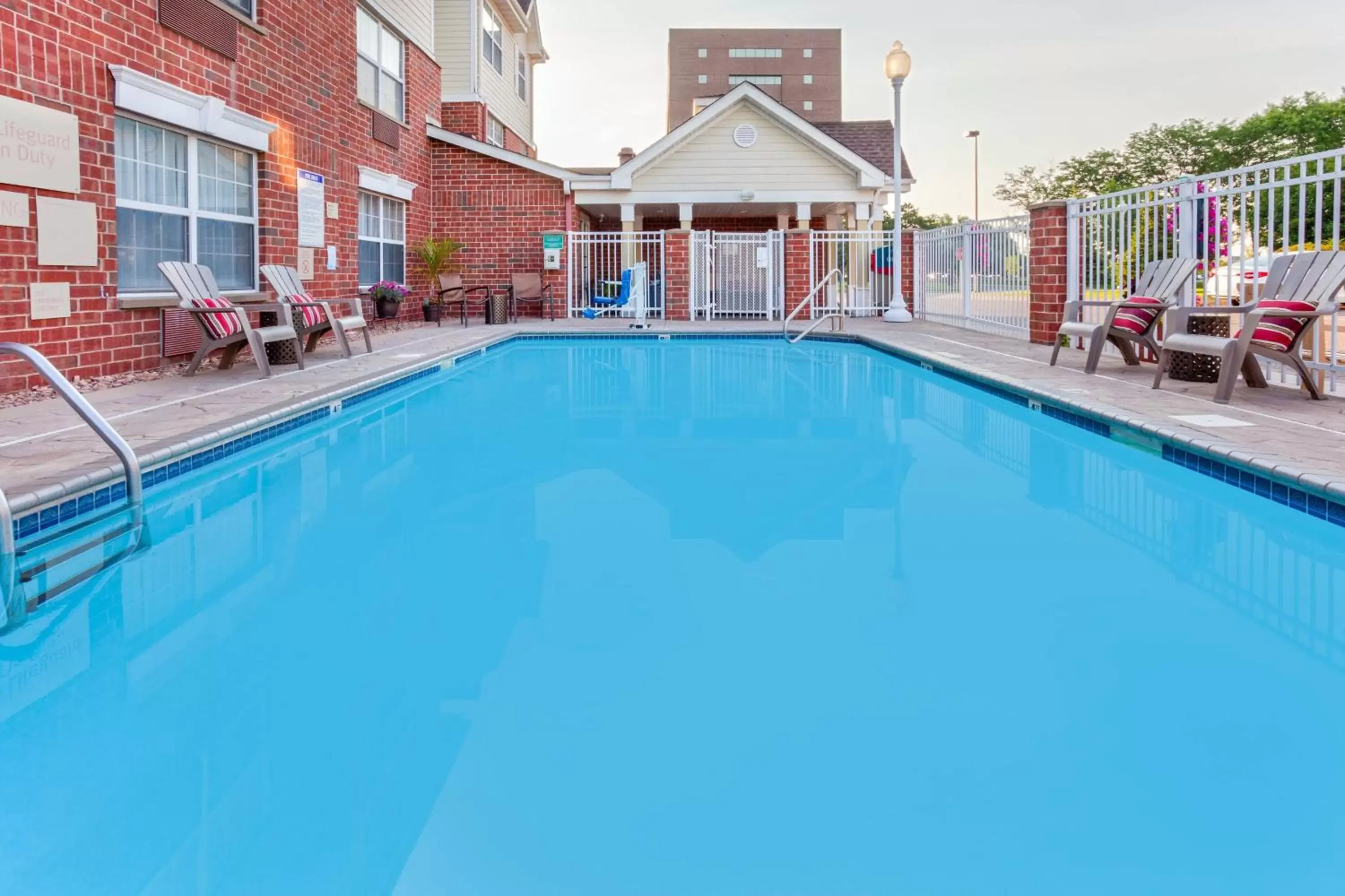 Swimming Pool in TownePlace Suites Minneapolis West/St. Louis Park
