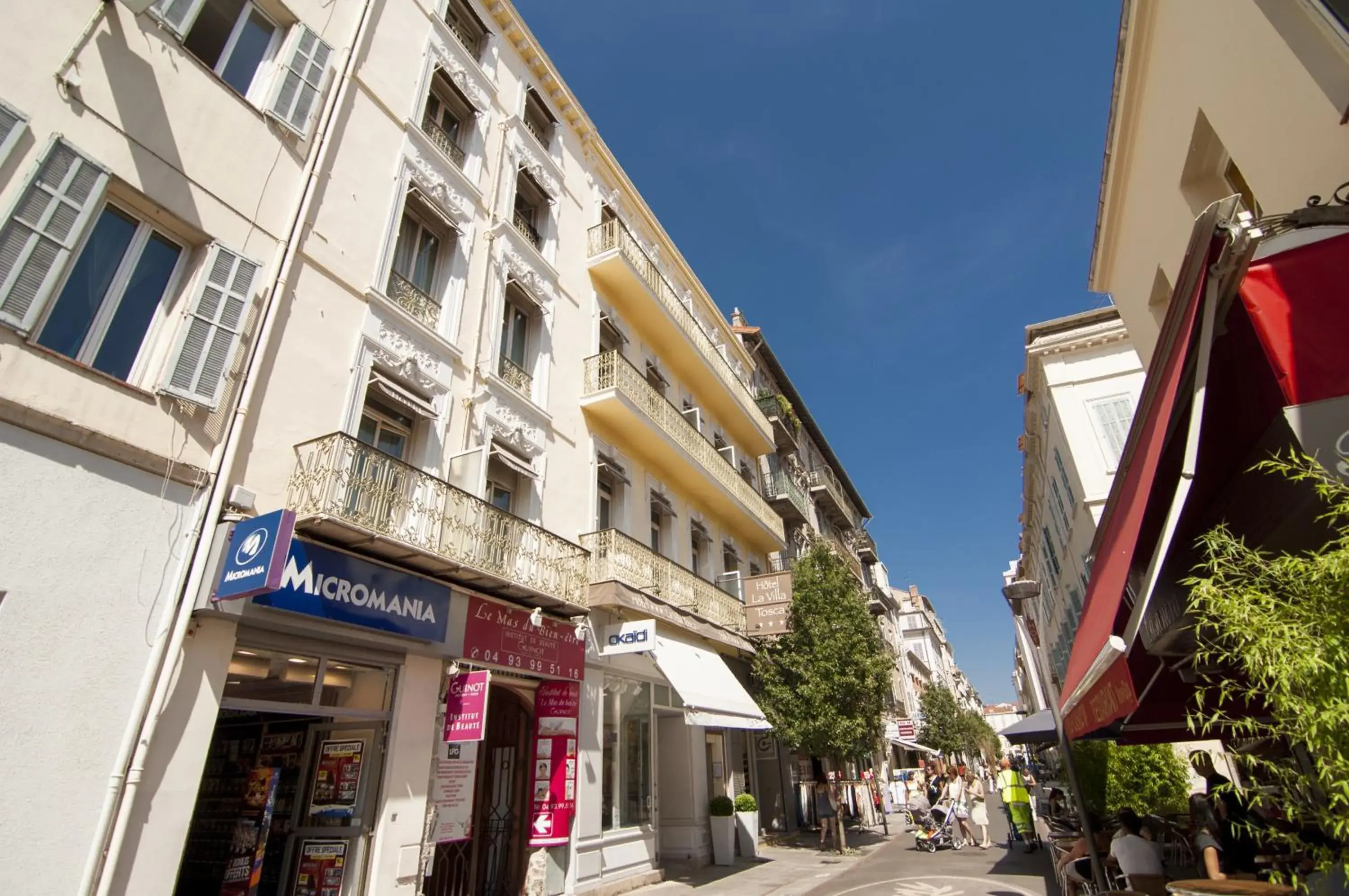 Neighbourhood, Property Building in Hôtel La Villa Tosca