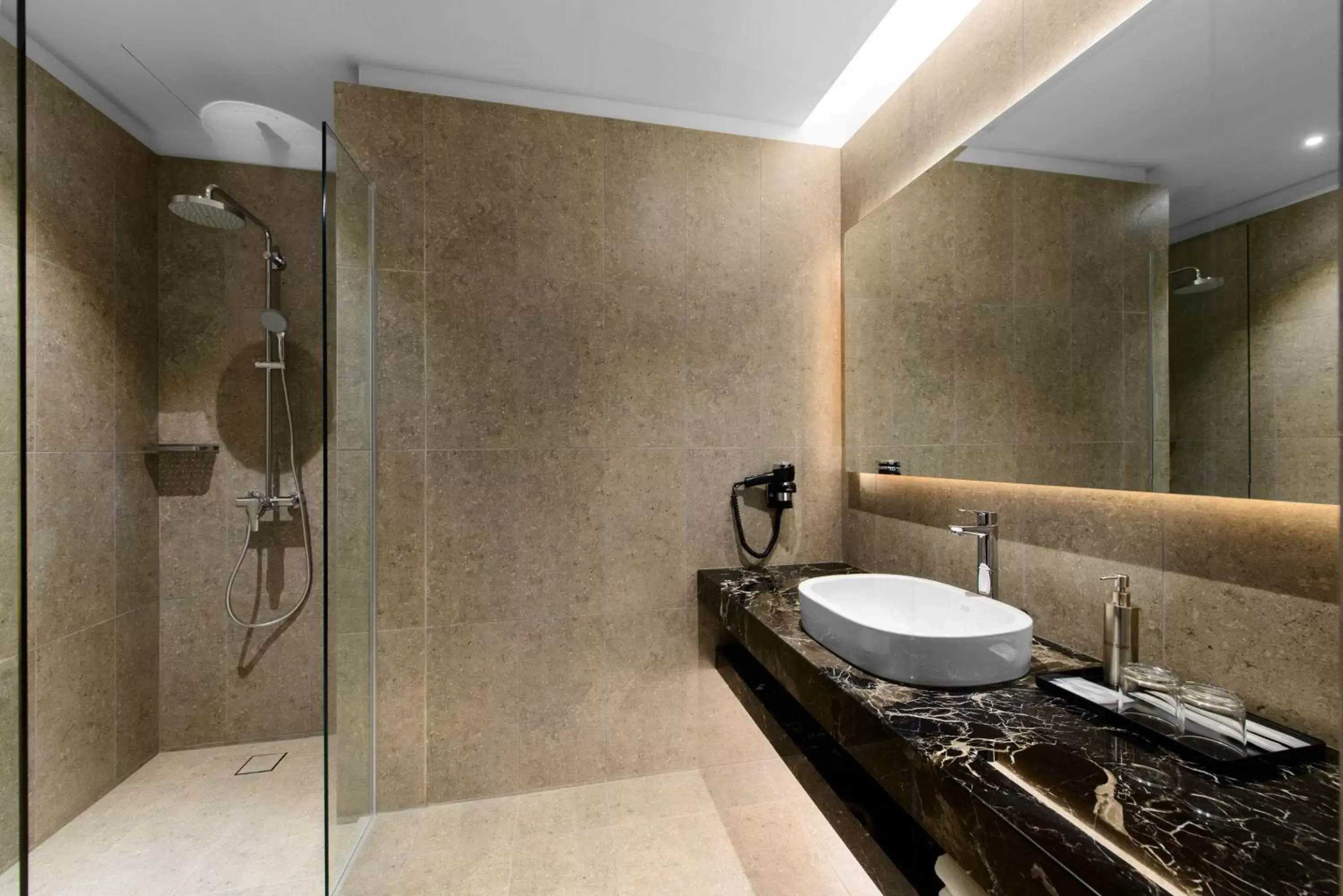 Shower, Bathroom in SAVV HOTEL