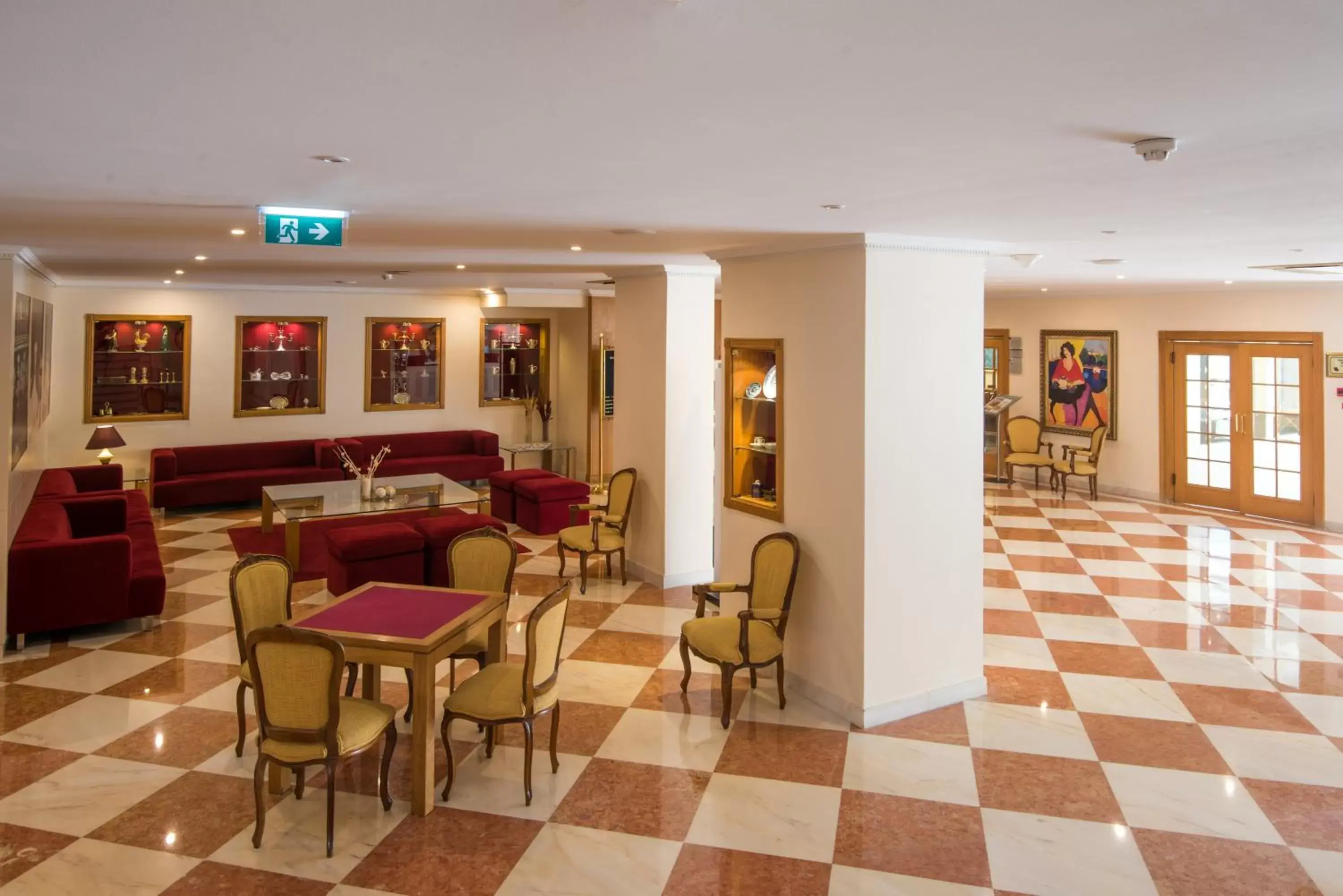 Lobby or reception, Restaurant/Places to Eat in Vila Gale Estoril - Adults Friendly