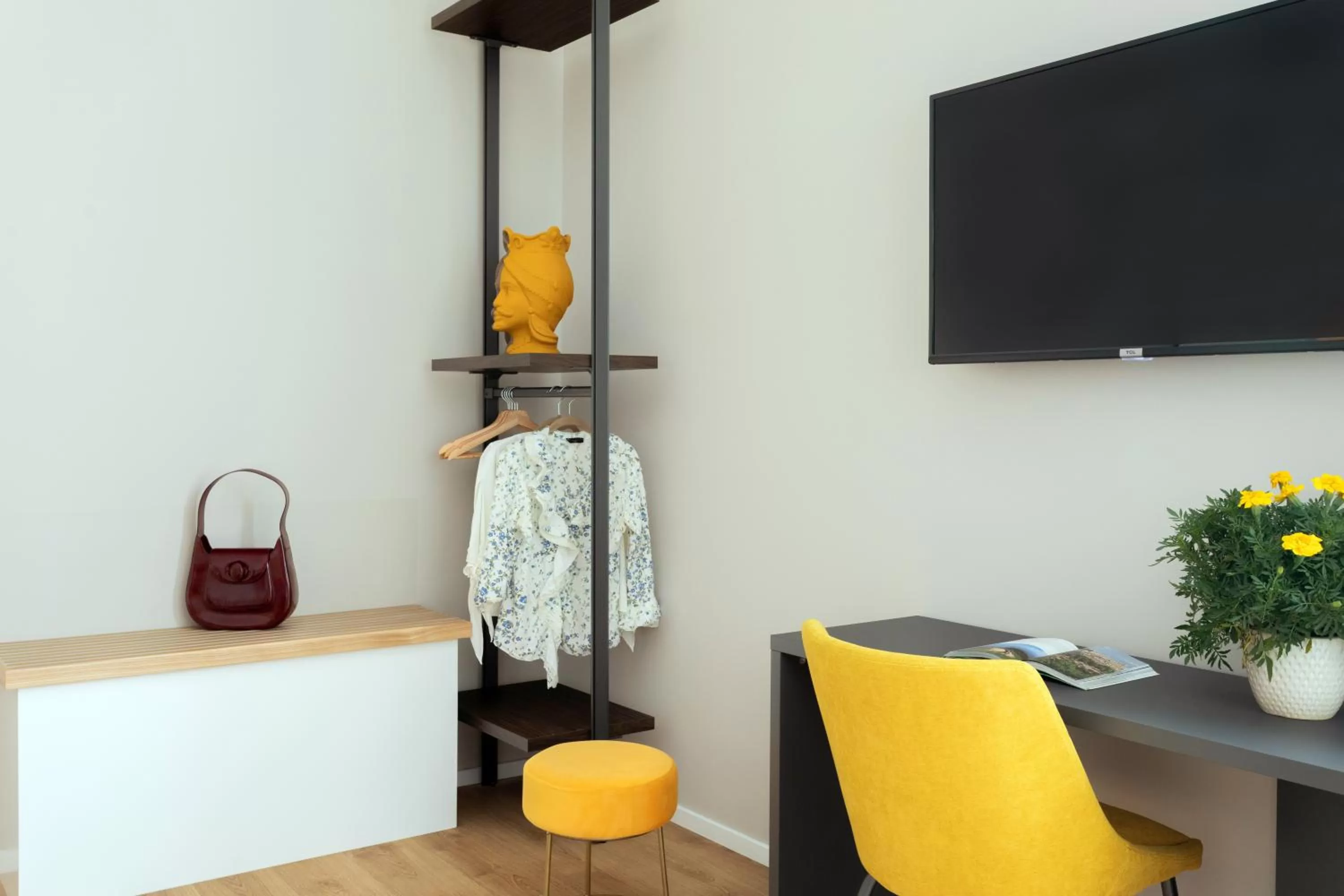 TV and multimedia, TV/Entertainment Center in Mori's b&b