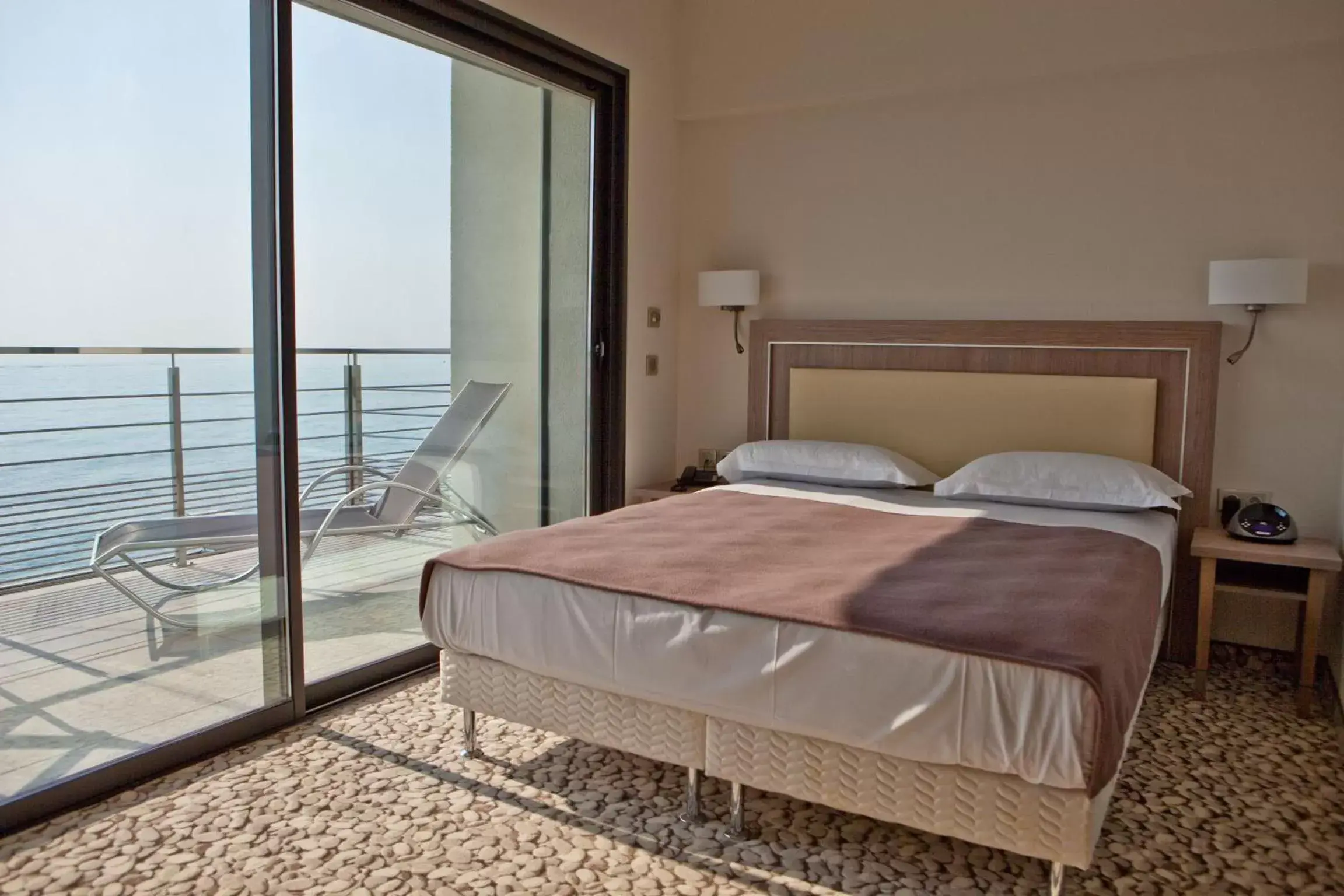 Balcony/Terrace, Bed in Villa Azur