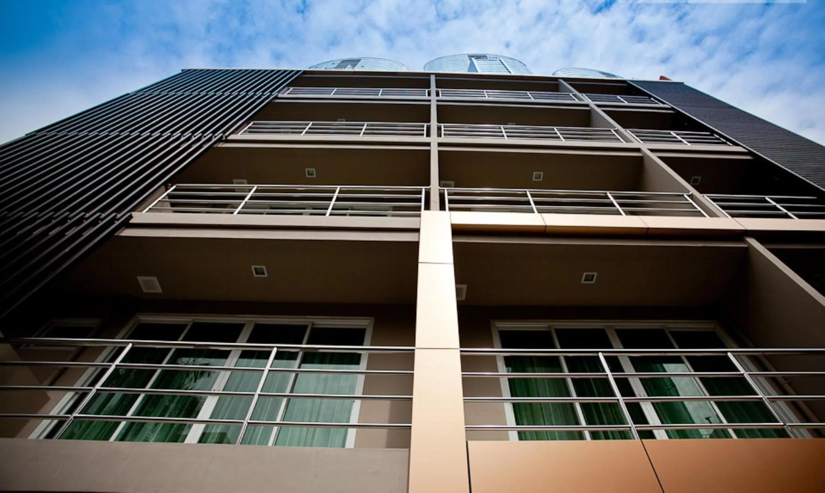 Property Building in Icheck Inn Residences Sukhumvit 20