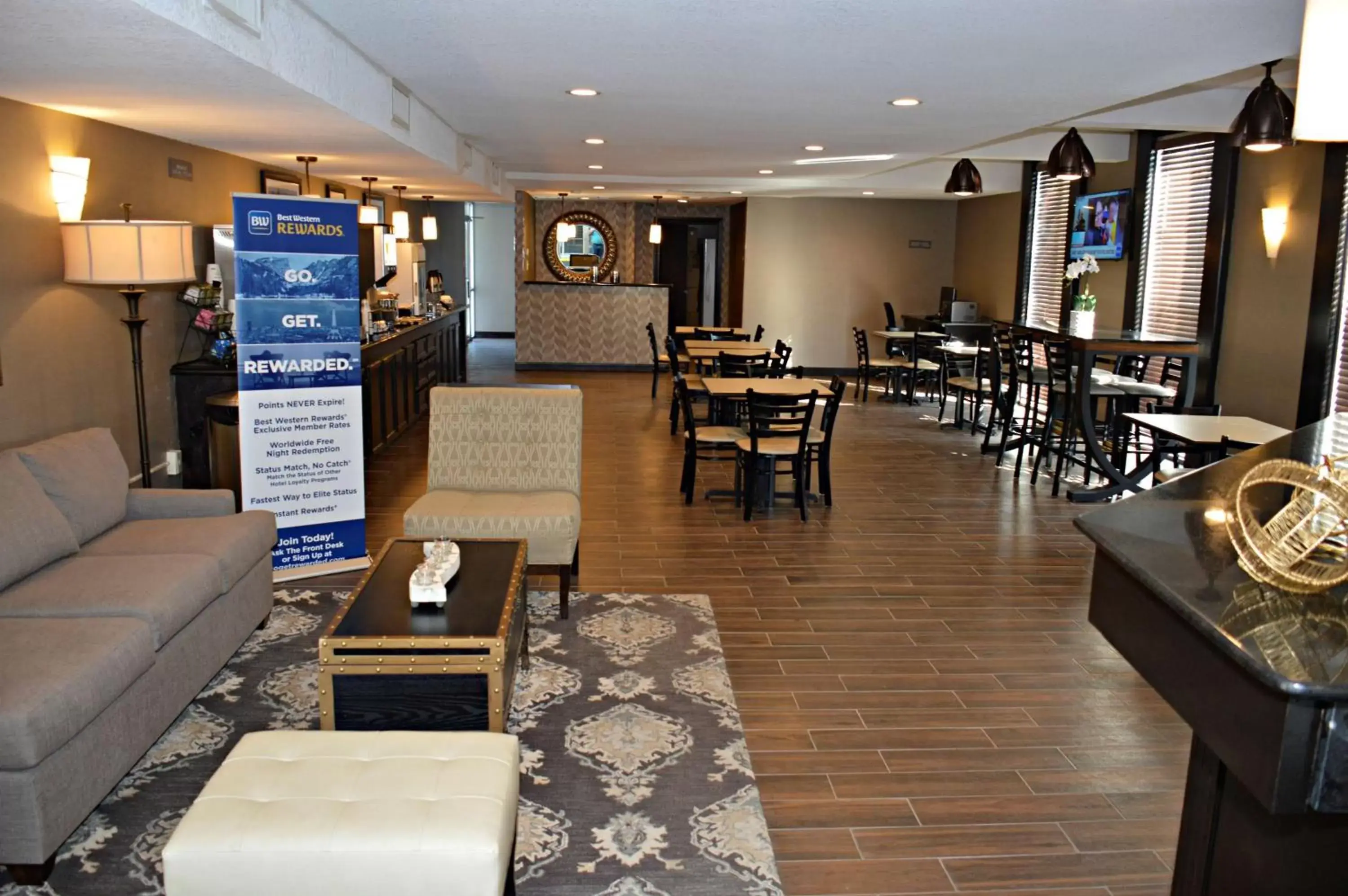 Lobby or reception, Restaurant/Places to Eat in Best Western Inn of Del Rio