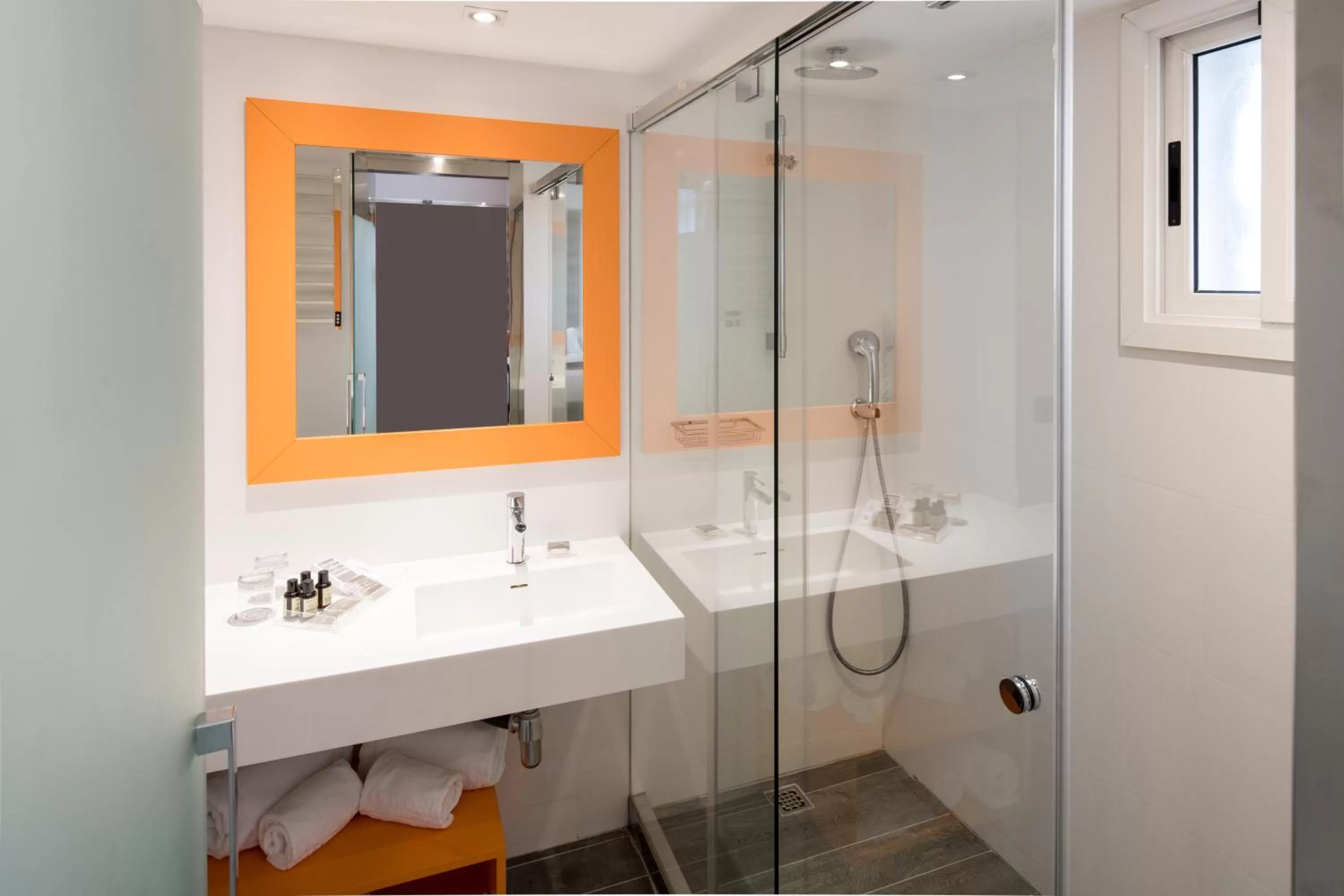 Bathroom in Catalonia Mikado