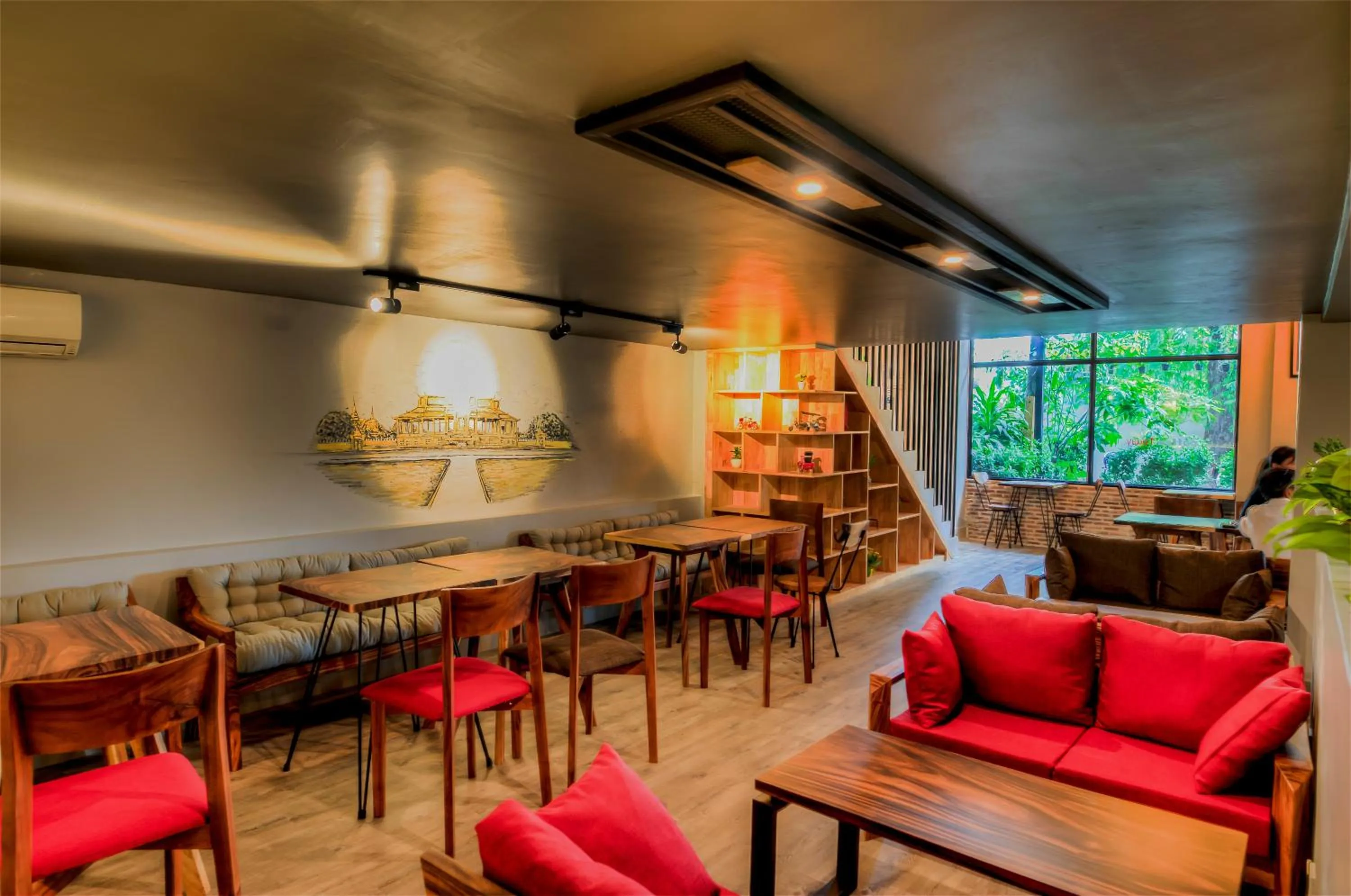 Restaurant/places to eat in RS II Guesthouse