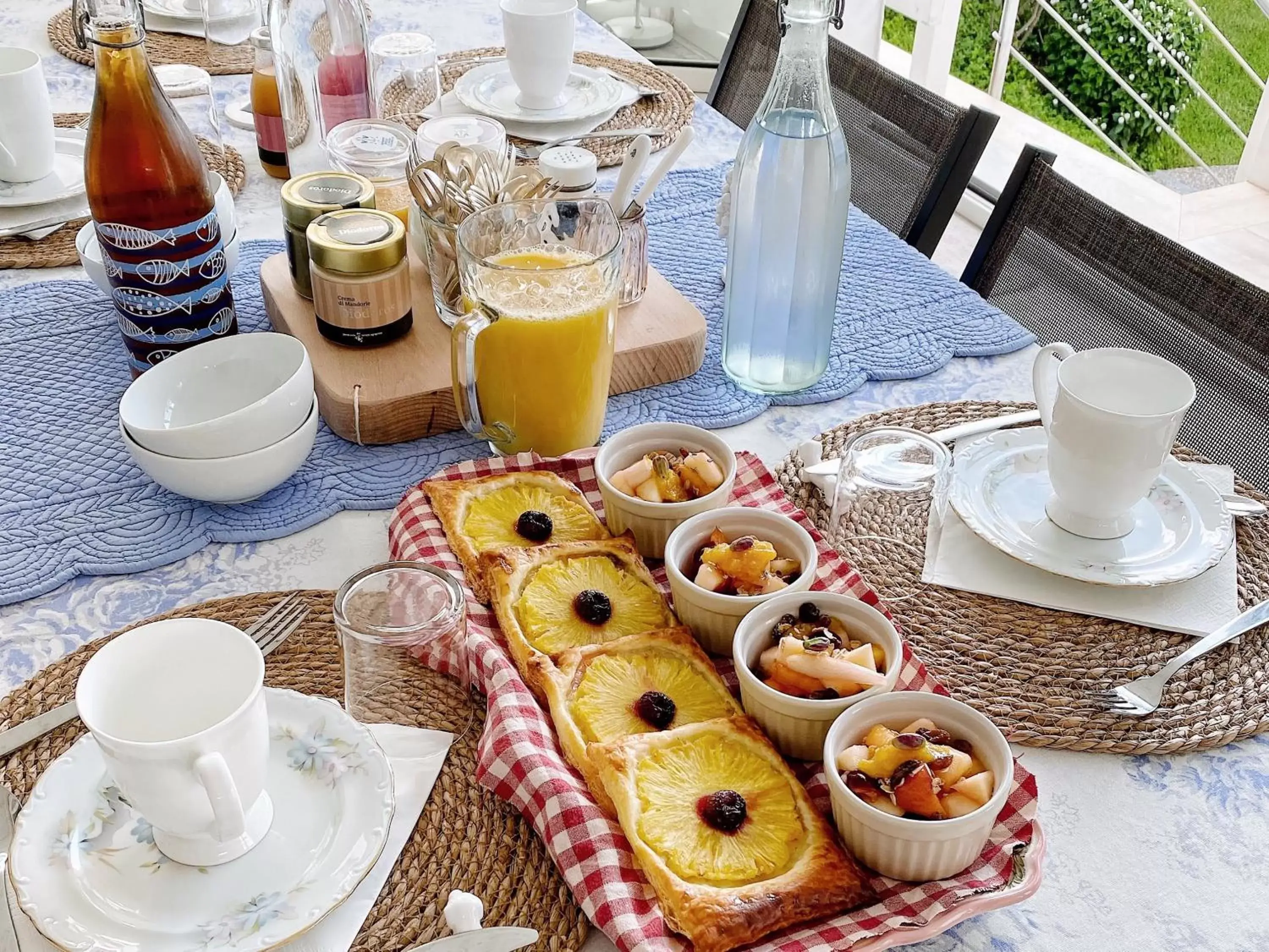 Breakfast in Villa Volli Three Rooms