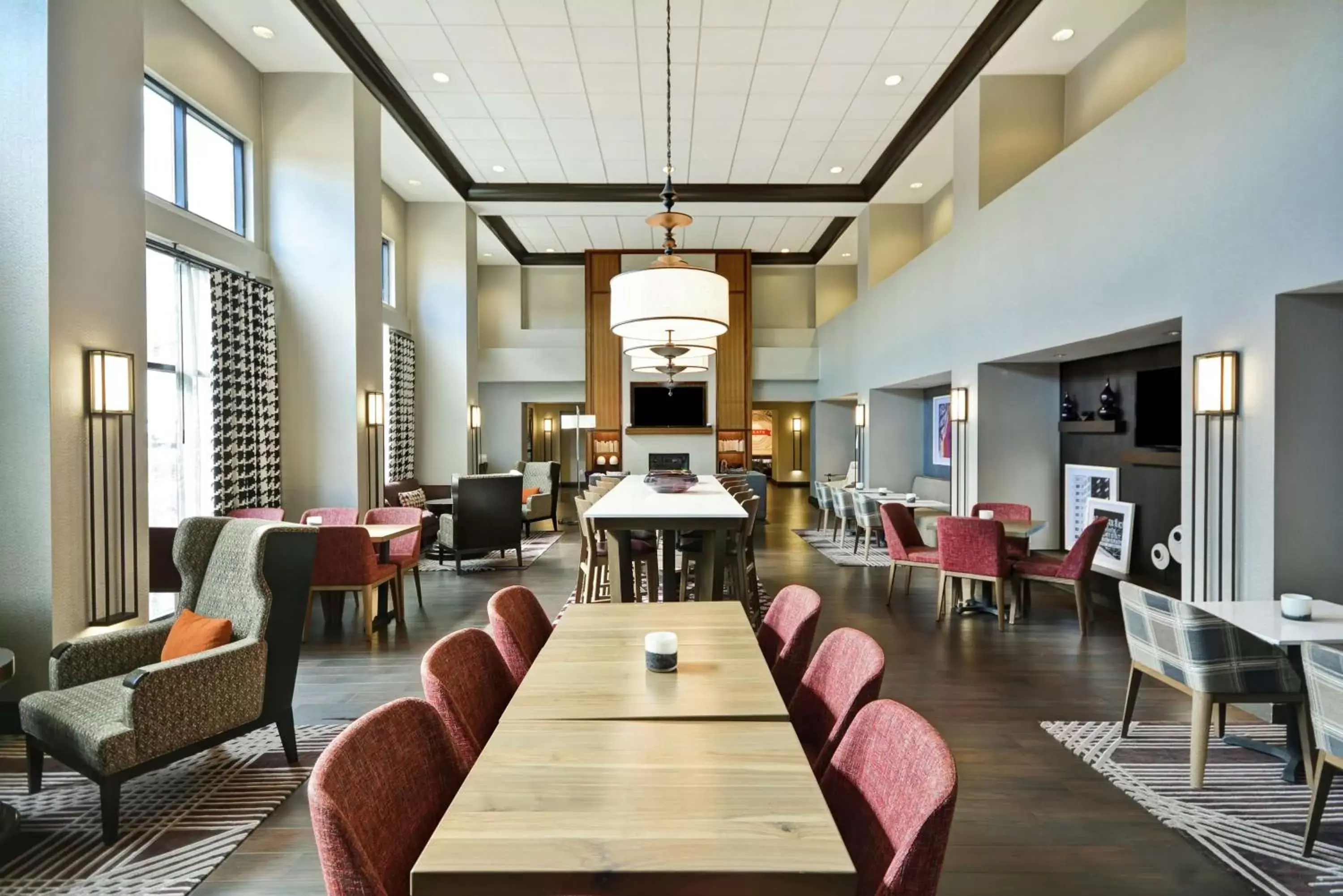 Breakfast, Restaurant/Places to Eat in Hampton Inn & Suites Columbus-Easton Area