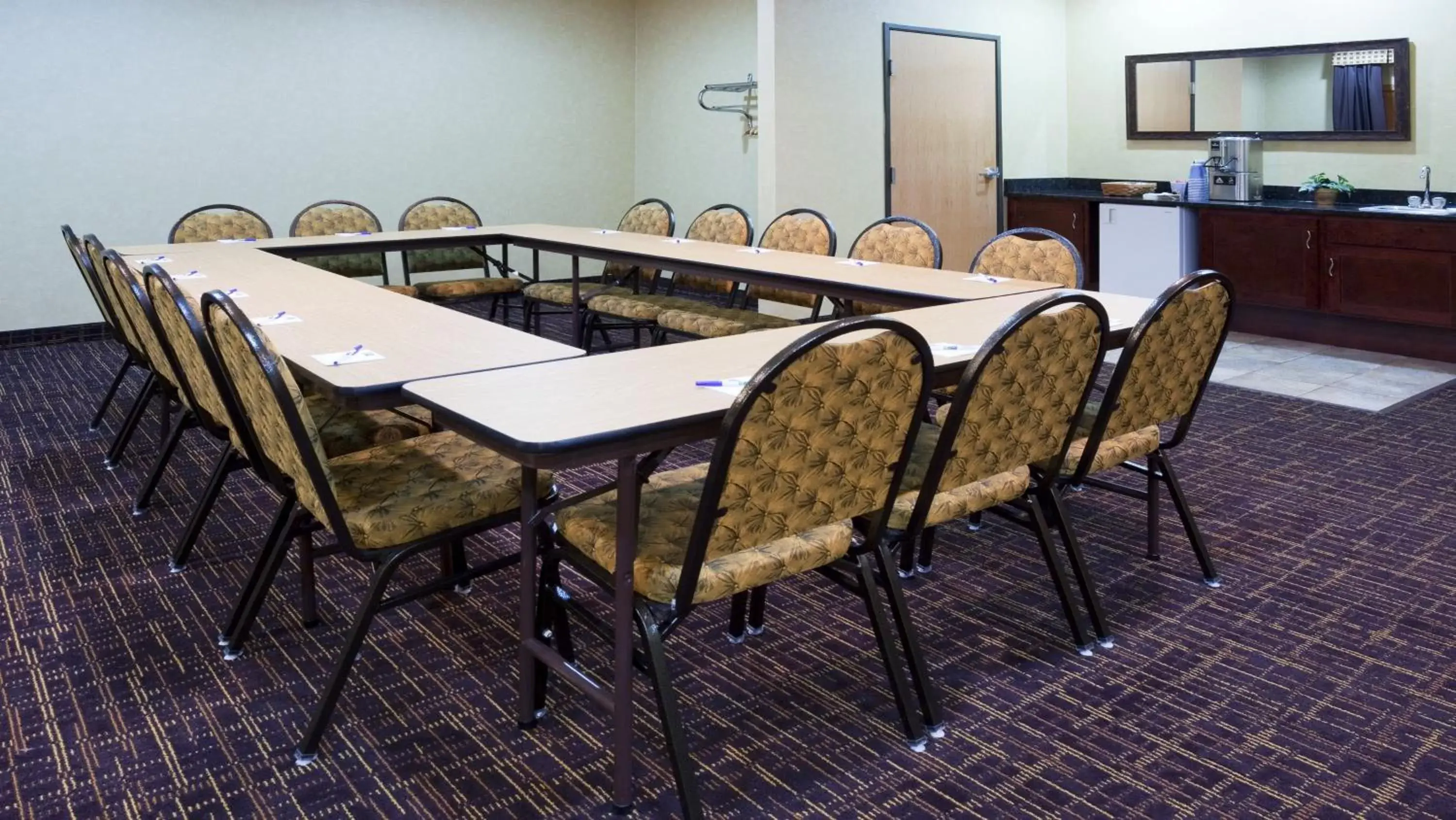Meeting/conference room in Holiday Inn Express Deforest, an IHG Hotel