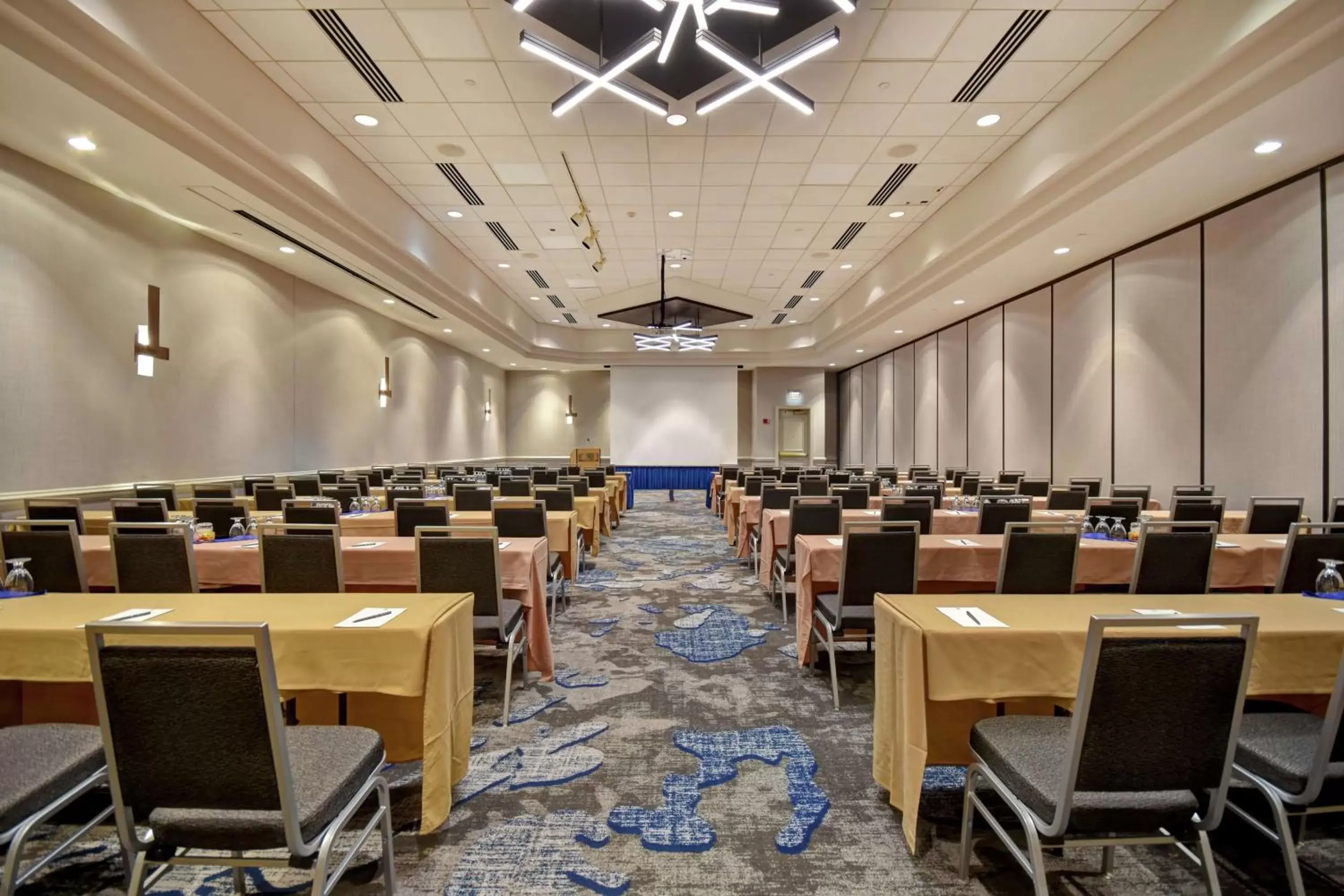 Meeting/conference room in Embassy Suites Charleston