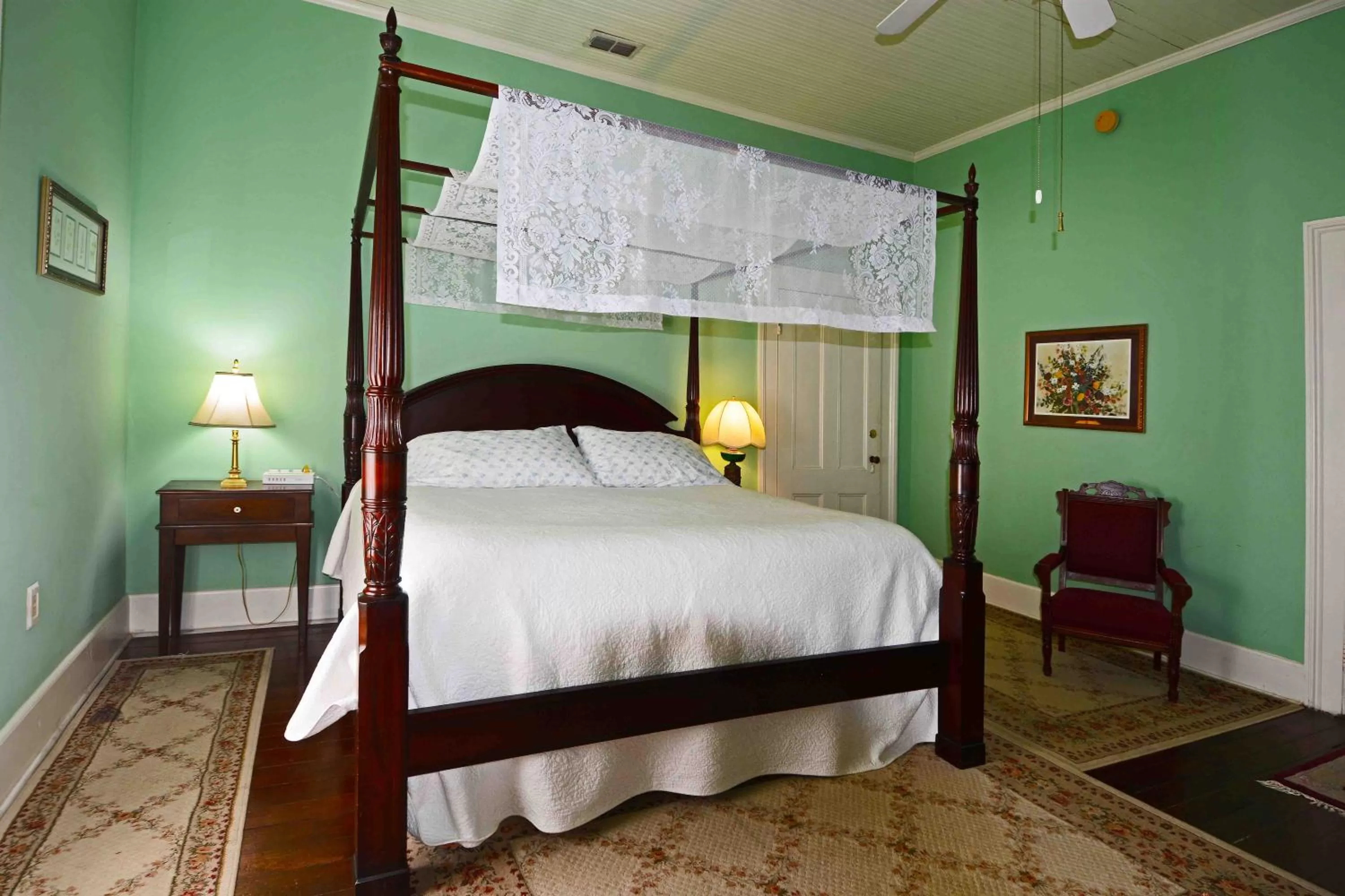 Bed in 1872 Denham Inn