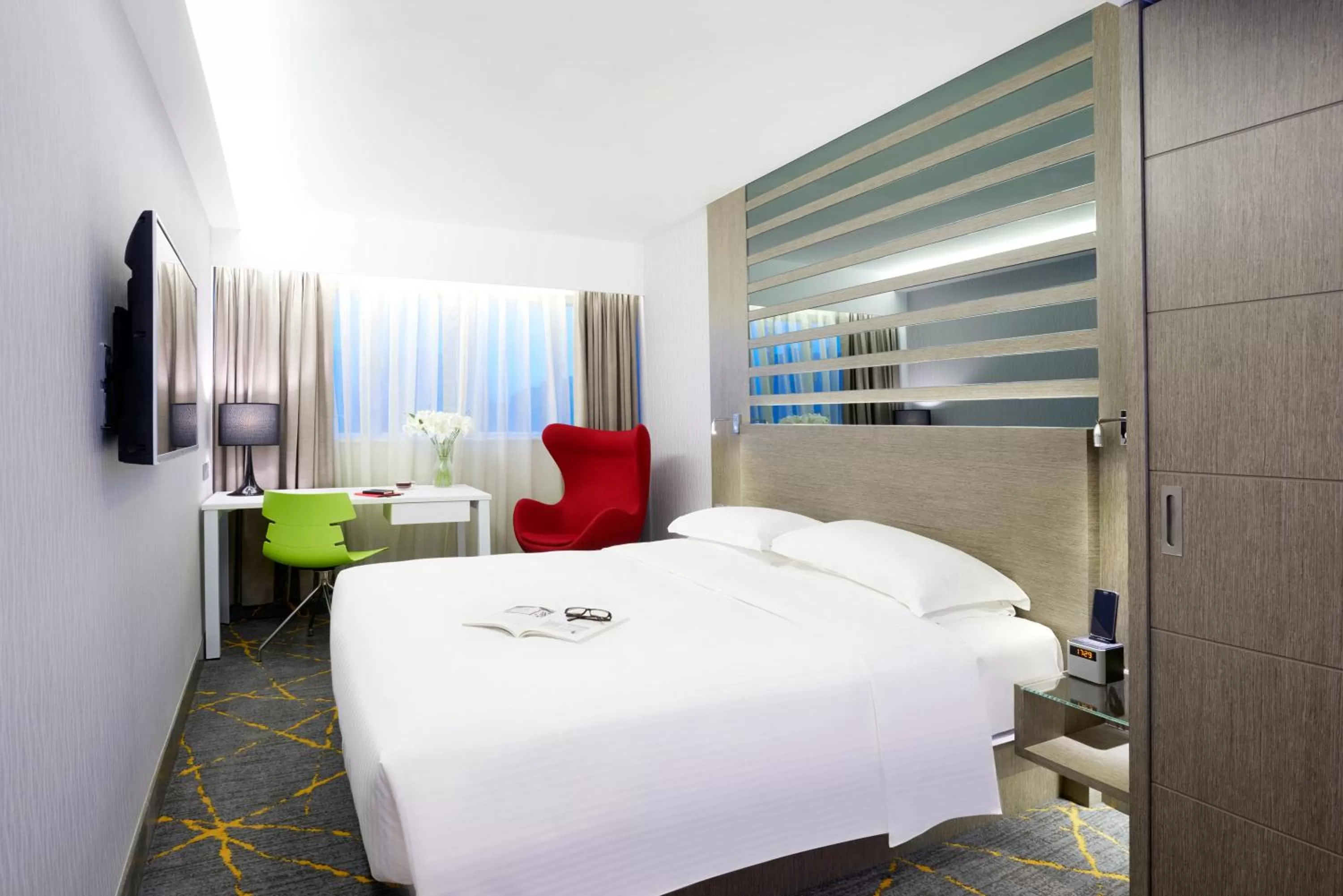 Bedroom, Bed in The Cityview - Chinese YMCA of Hong Kong