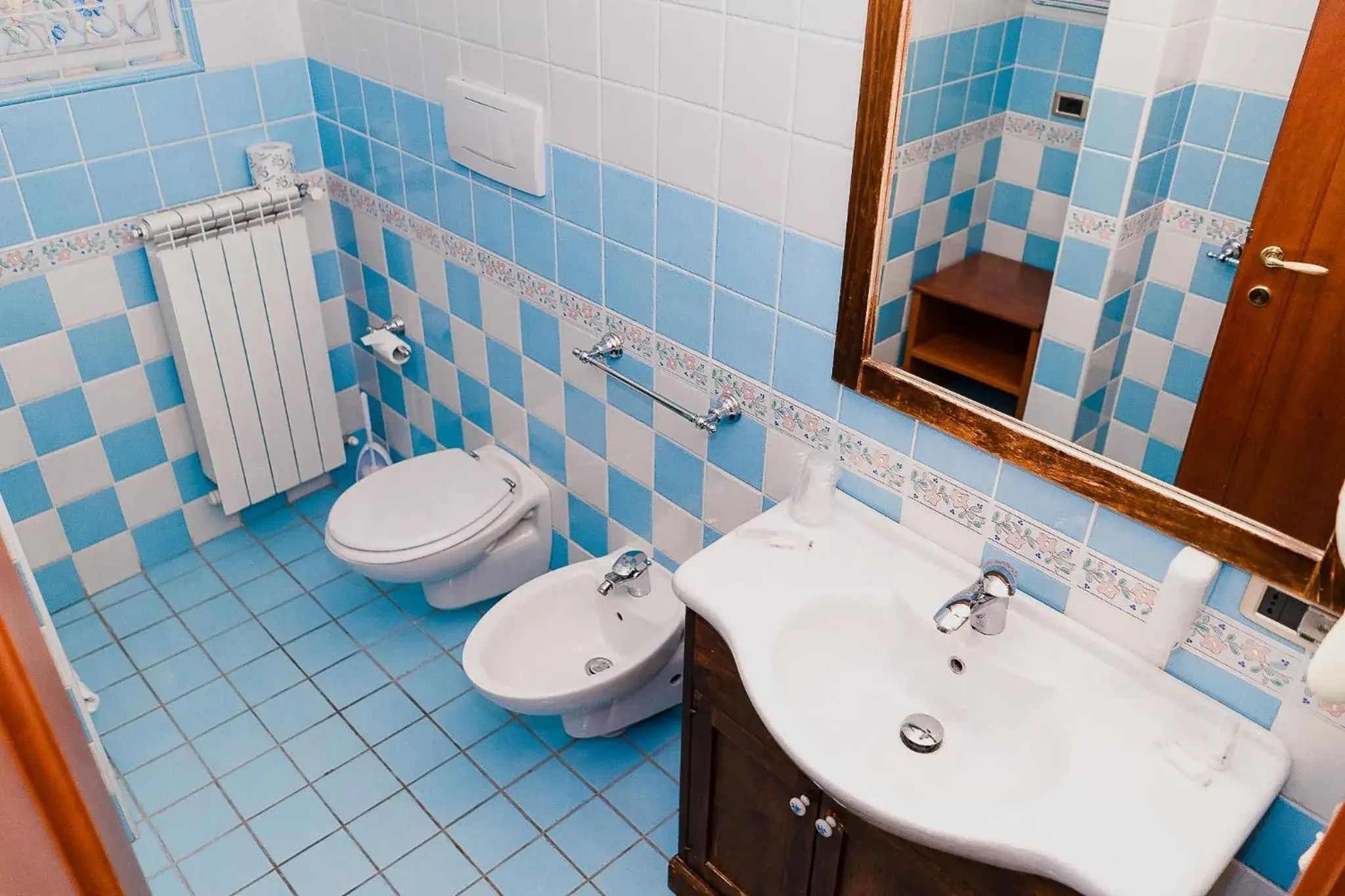 Toilet, Bathroom in Hotel Ristorante Garibaldi