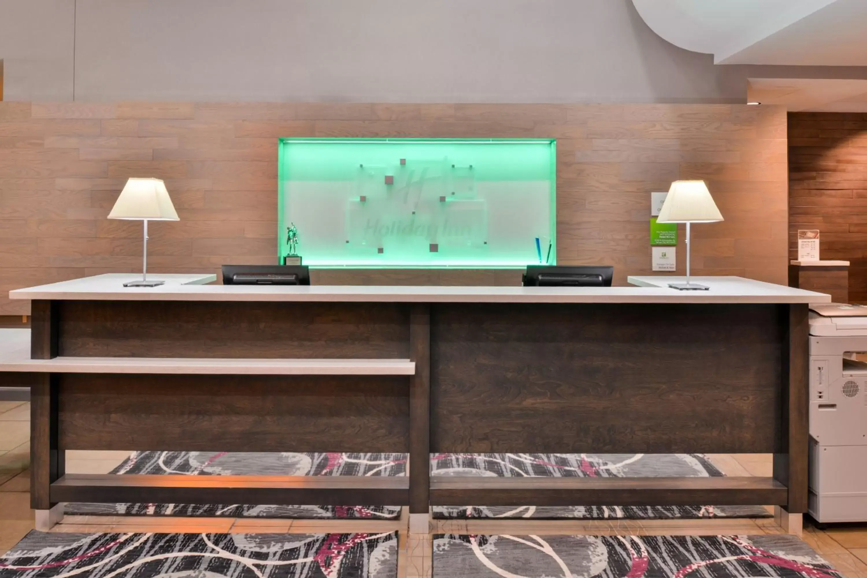 Property building in Holiday Inn Kansas City Airport by IHG Property building in Holiday Inn Kansas City Airport by IHG