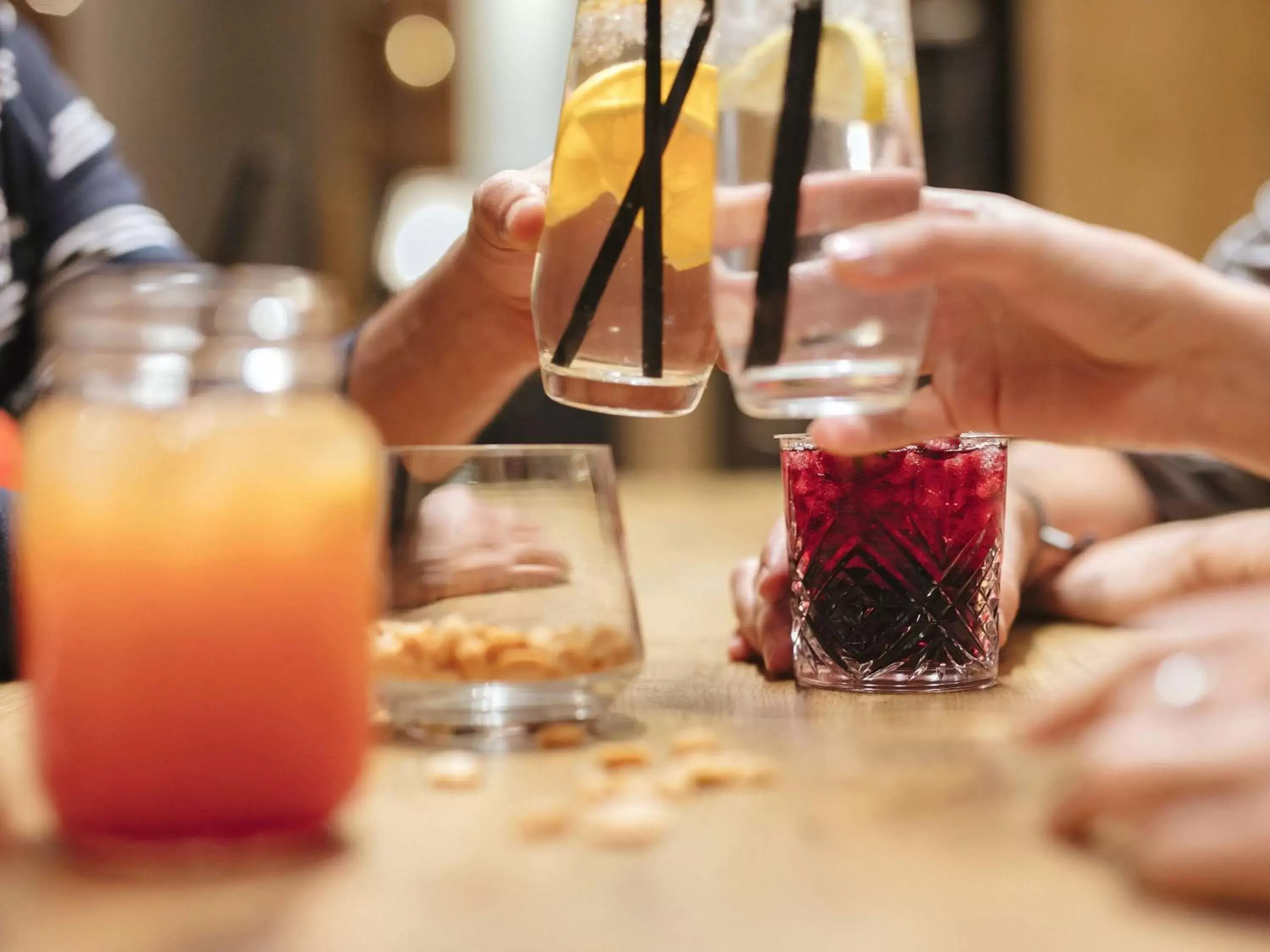 Lounge or bar, Drinks in Mercure Hotel Mannheim am Friedensplatz