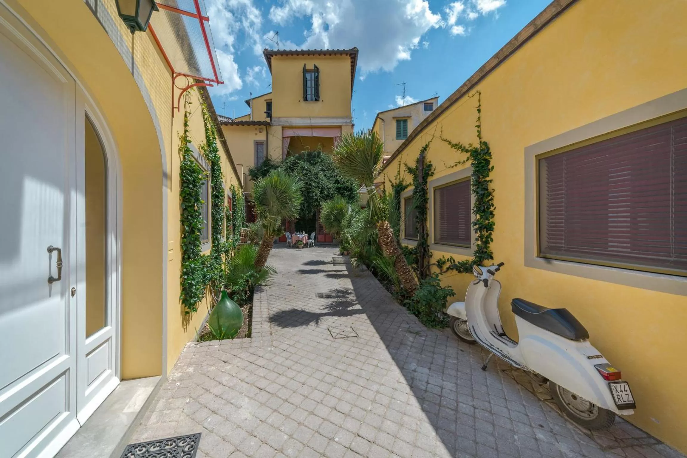 Facade/entrance in Drom Florence Rooms & Apartments