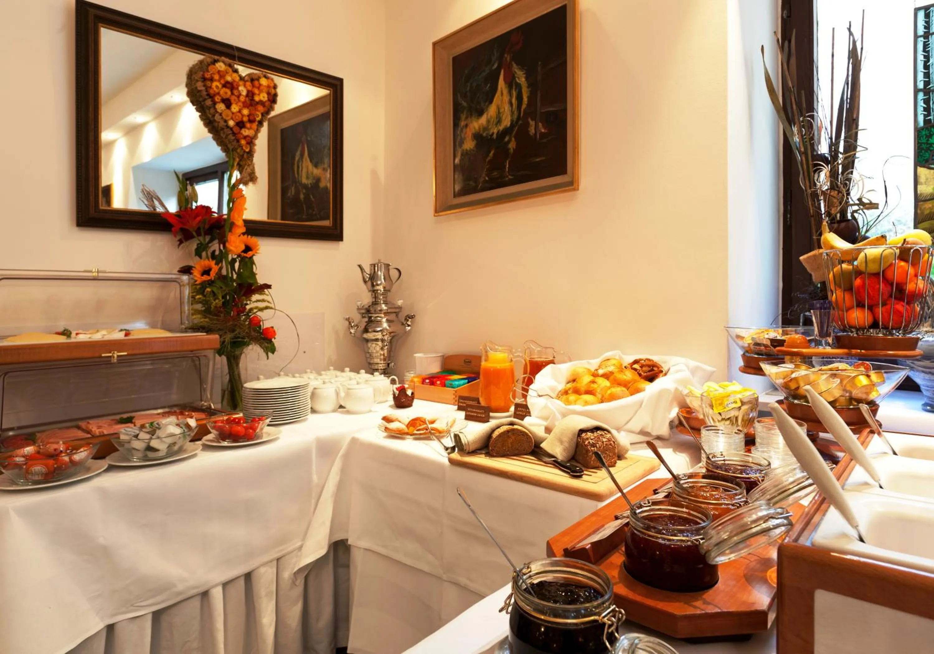 Buffet breakfast in Hotel Hahn