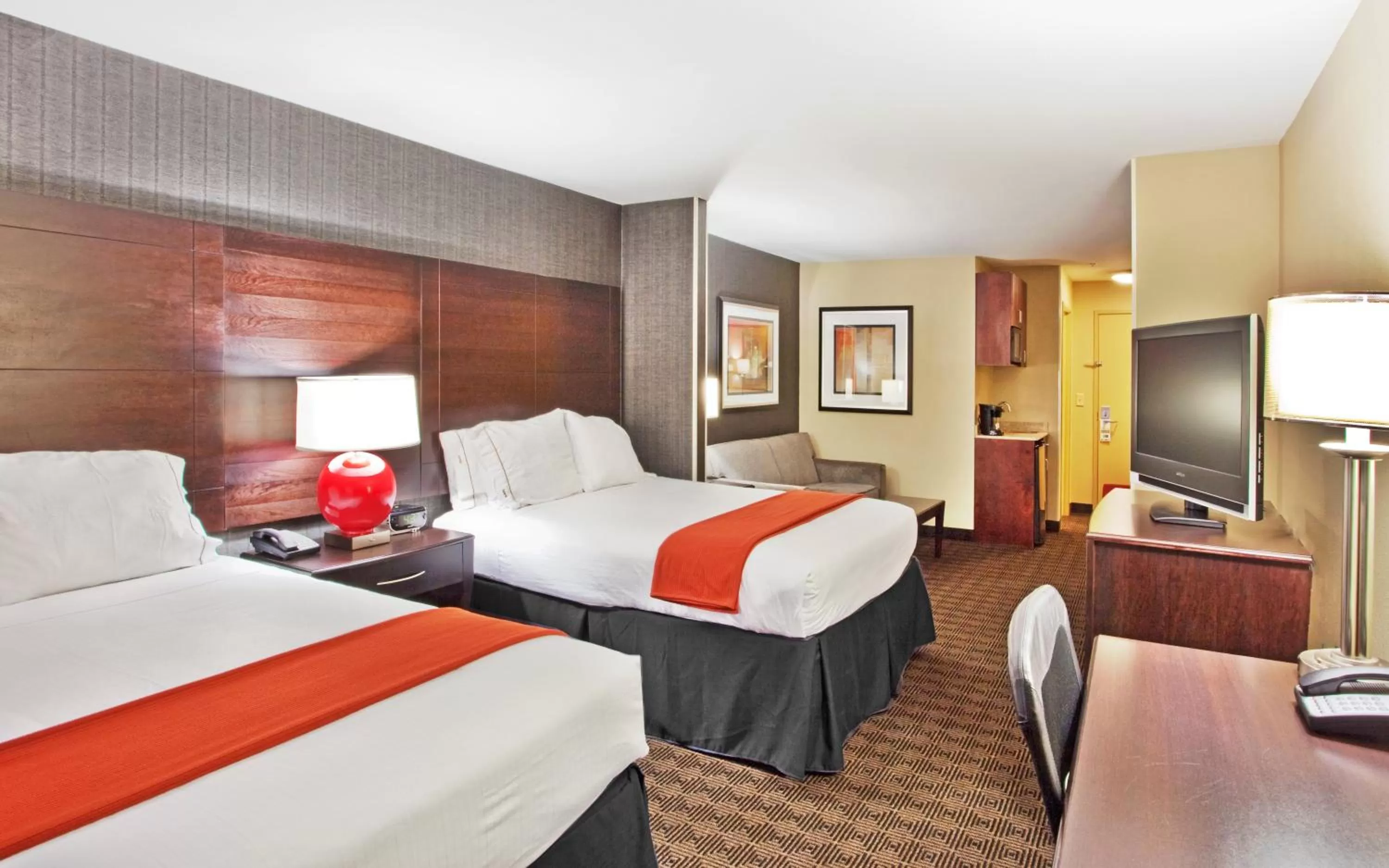 Photo of the whole room, Bed in Holiday Inn Express Hotel & Suites Atlanta-Cumming by IHG