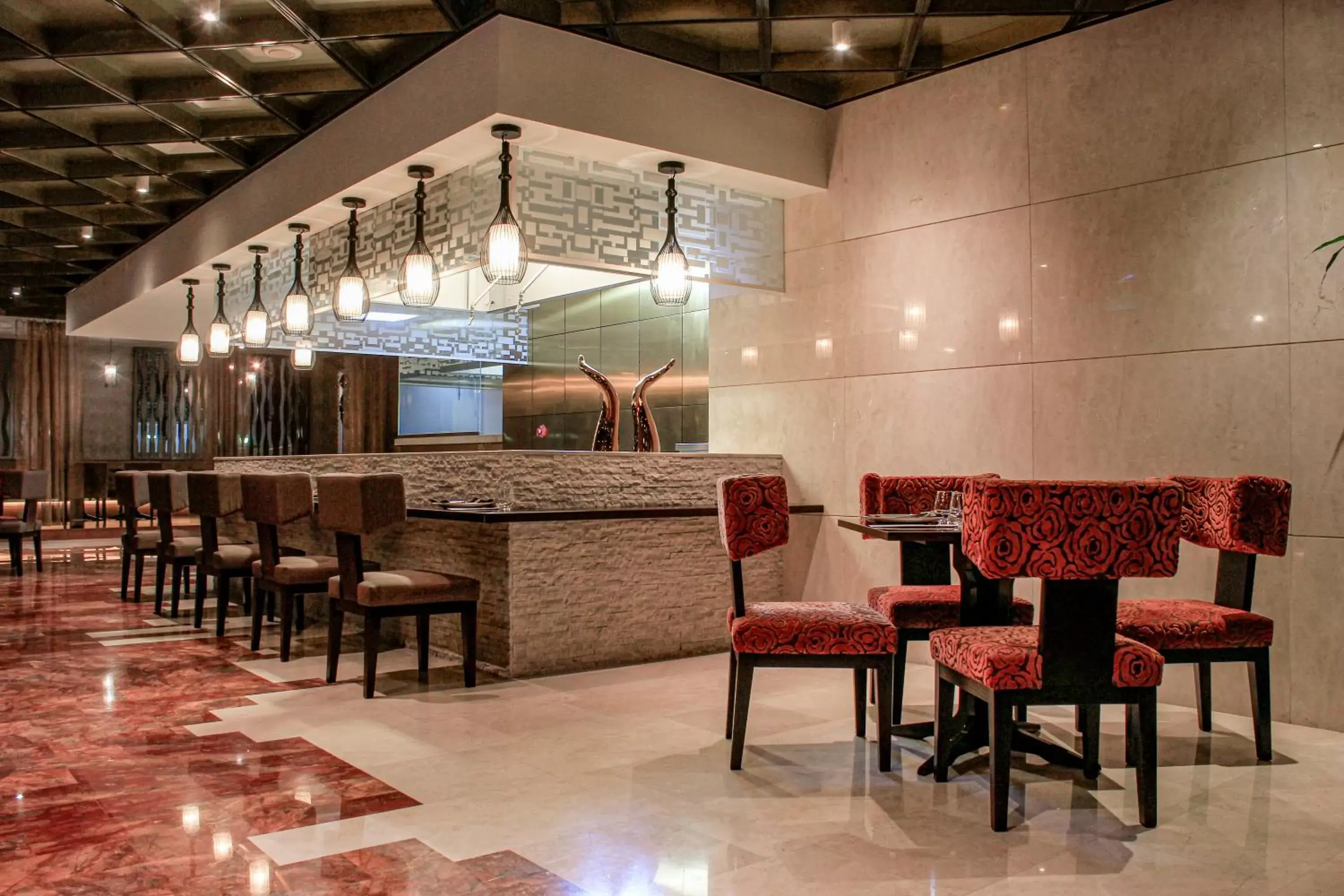 Restaurant/places to eat, Lounge/Bar in Millennium Plaza Doha