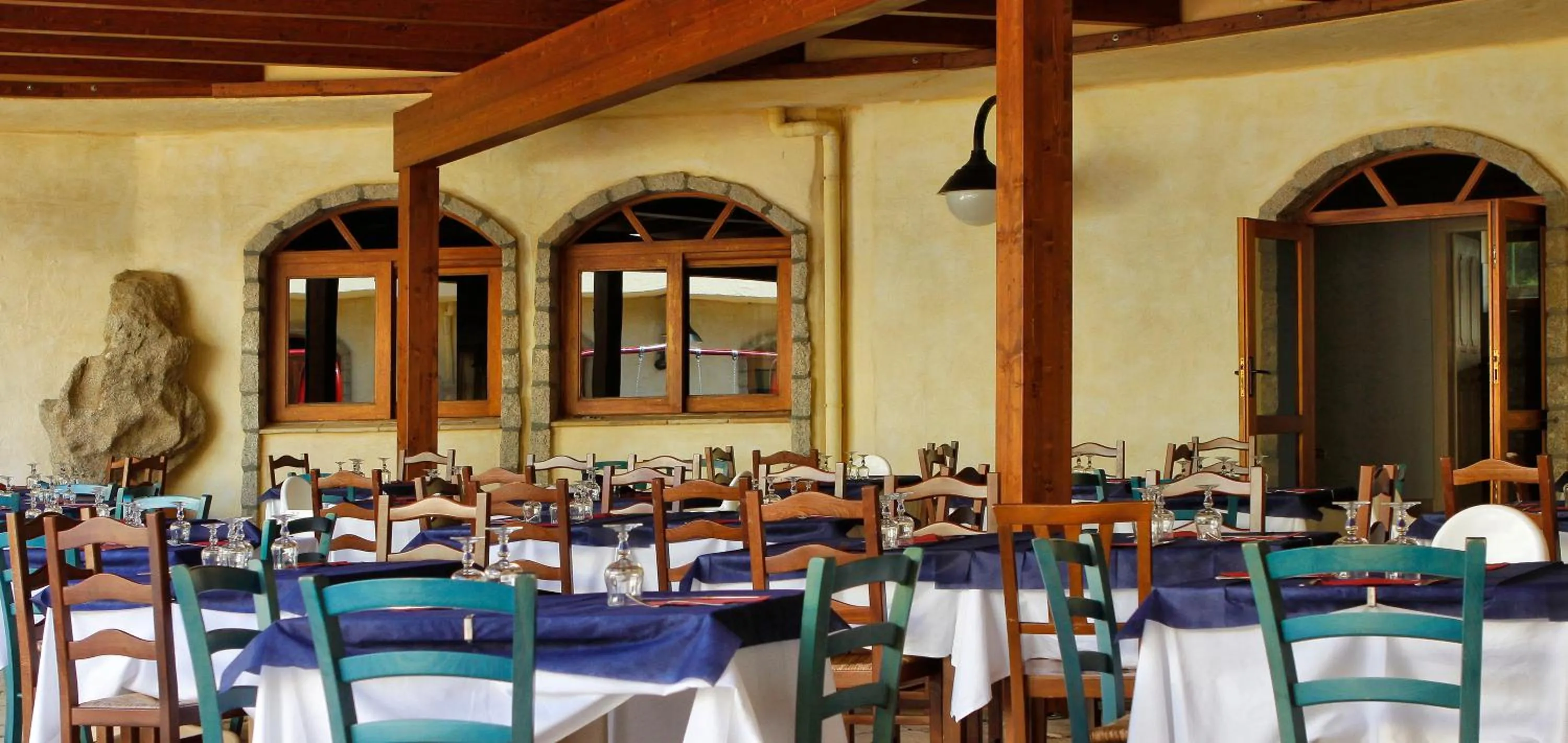 Restaurant/places to eat in Club Esse Posada