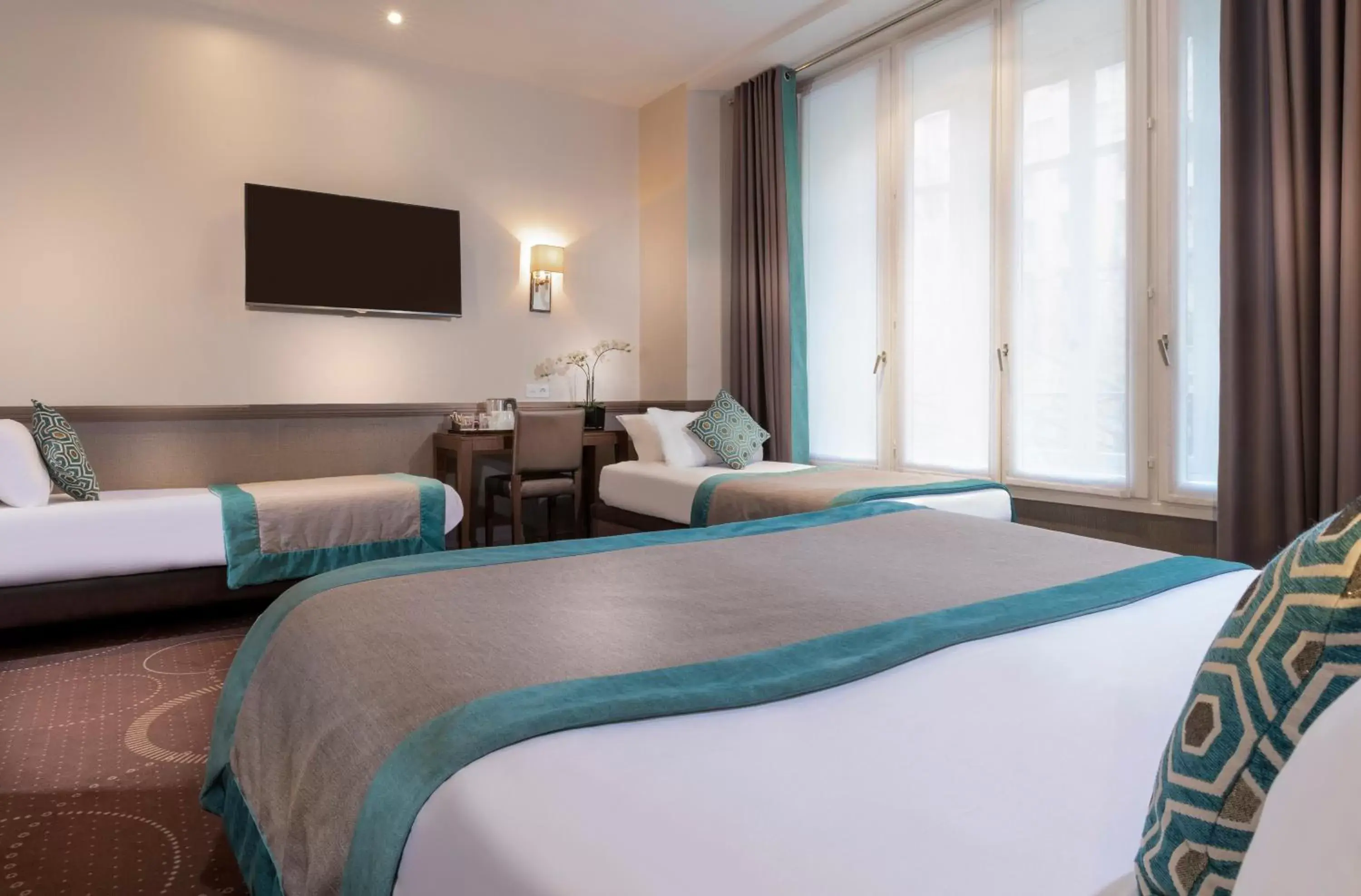 Bed in Elysées Ceramic Bed in Elysées Ceramic