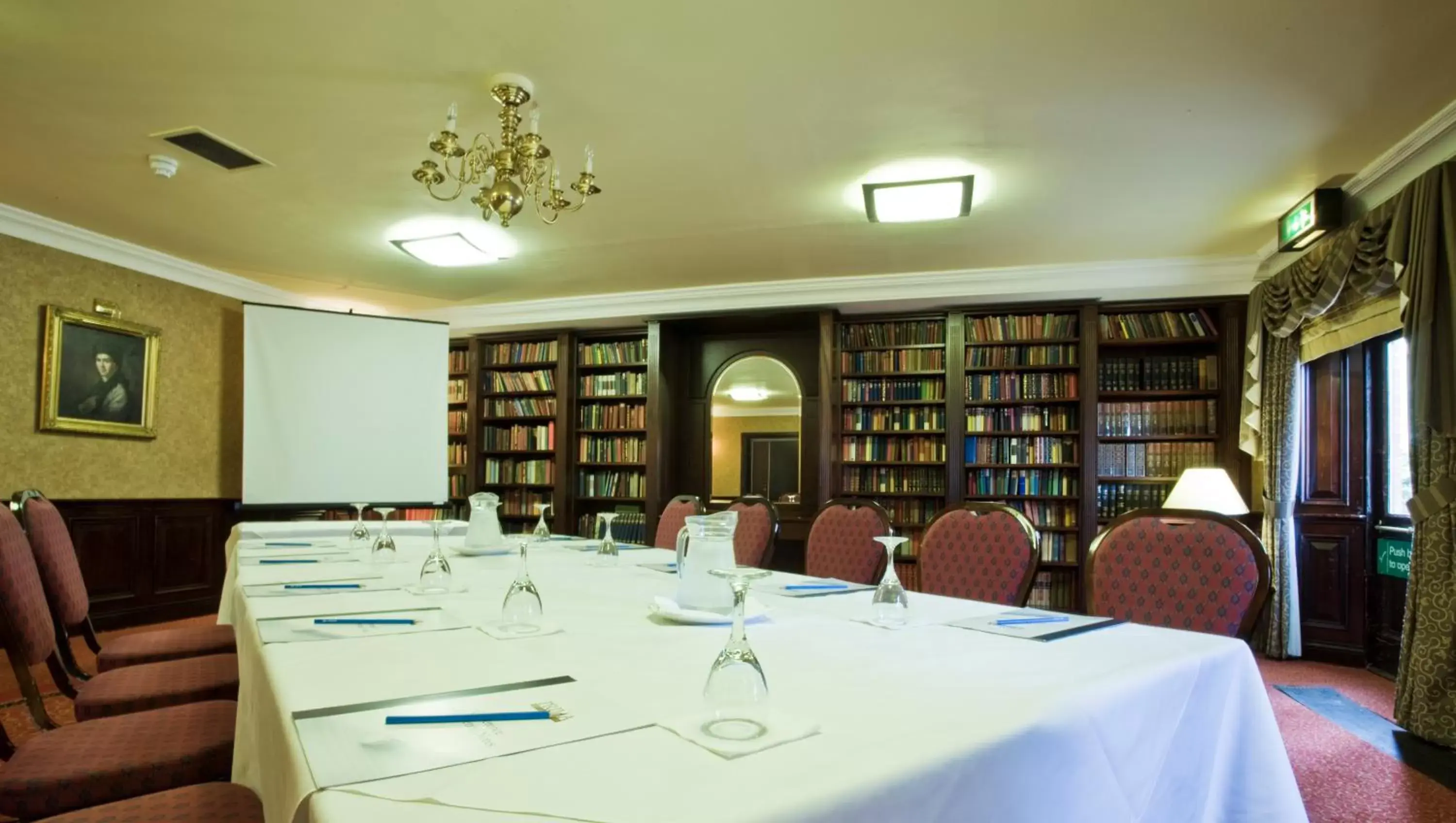 Business facilities, Library in Quorn Country Hotel